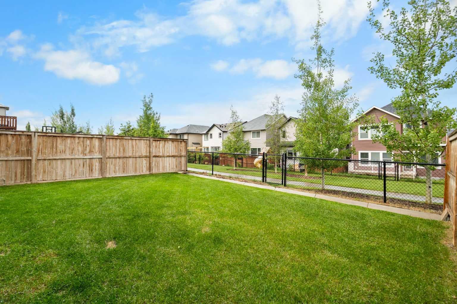 232 Nolancrest Heights NW