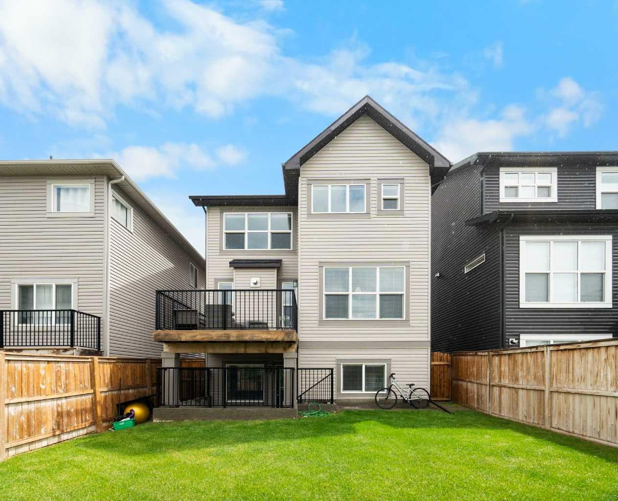 232 Nolancrest Heights NW