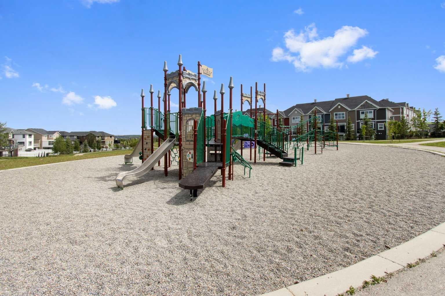 232 Nolancrest Heights NW