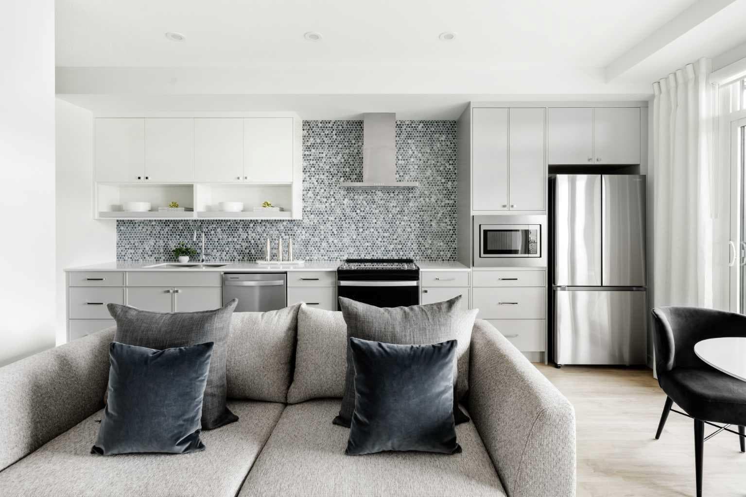 302, 60 Water Cove SE