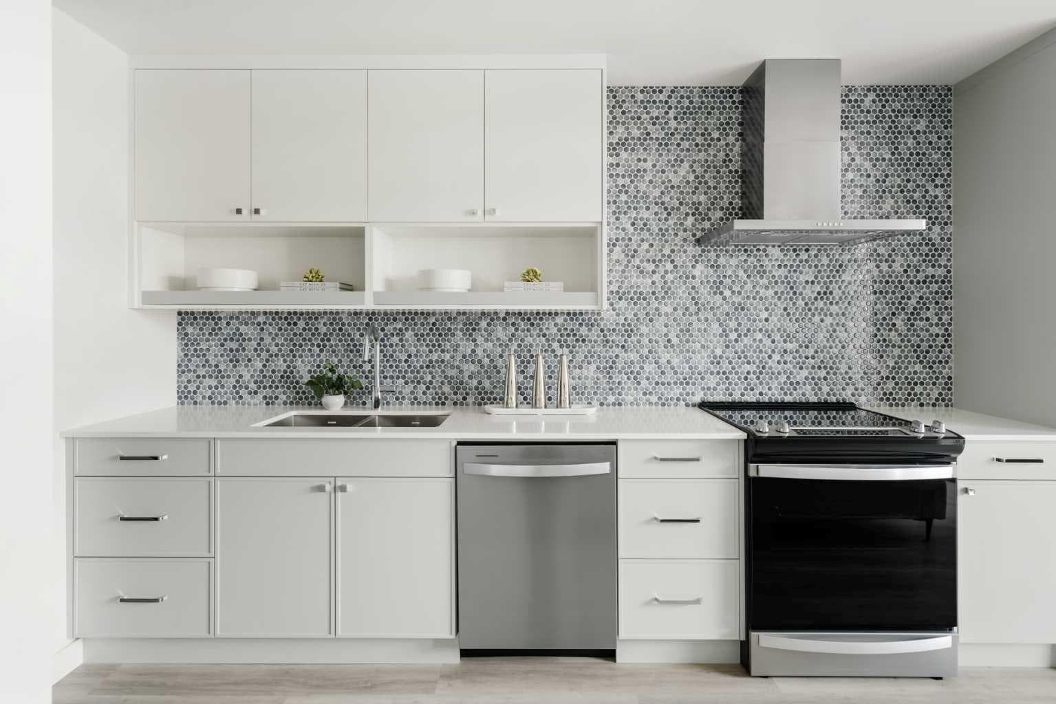 302, 60 Water Cove SE