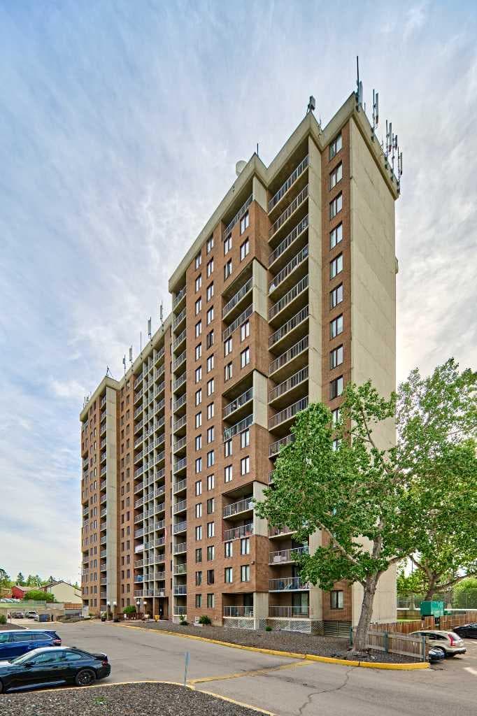 711, 4944 dalton Drive NW