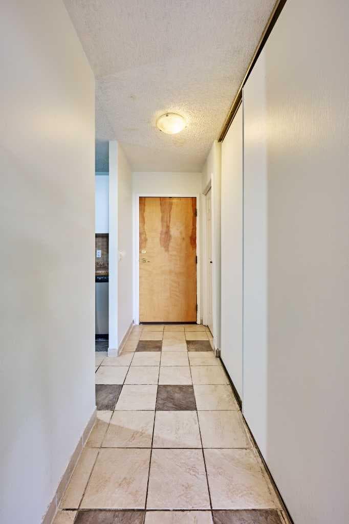 711, 4944 dalton Drive NW