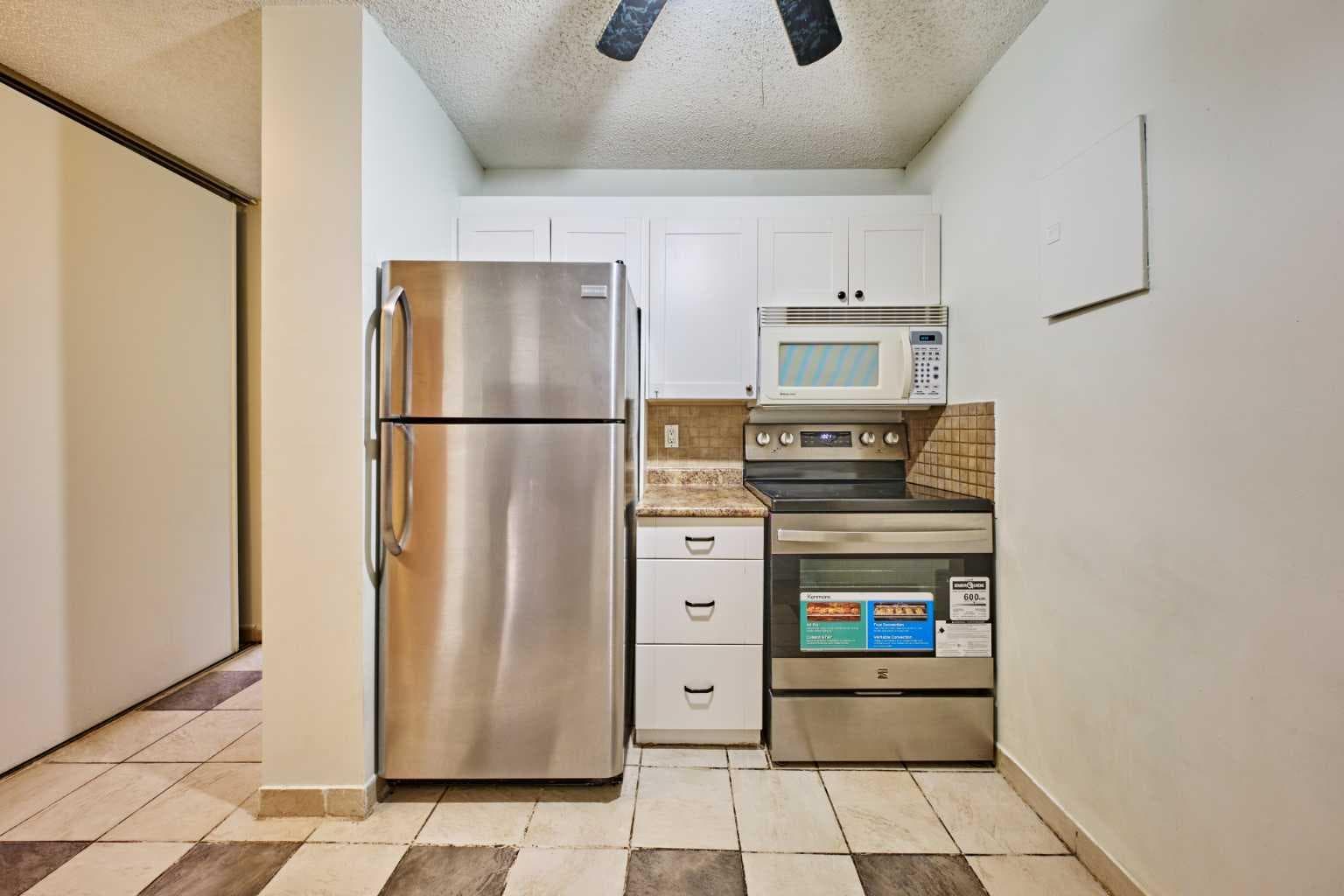 711, 4944 dalton Drive NW