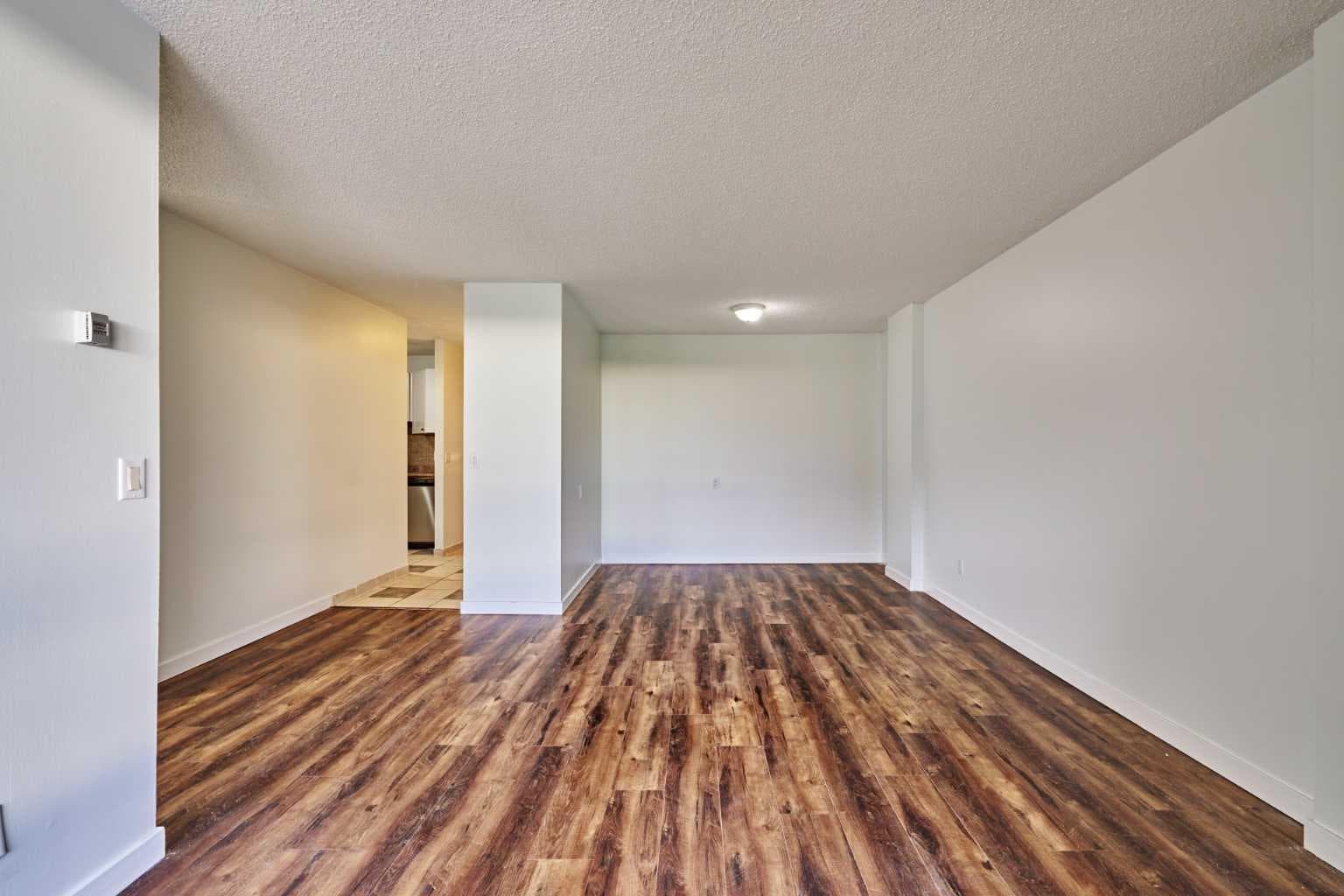 711, 4944 dalton Drive NW