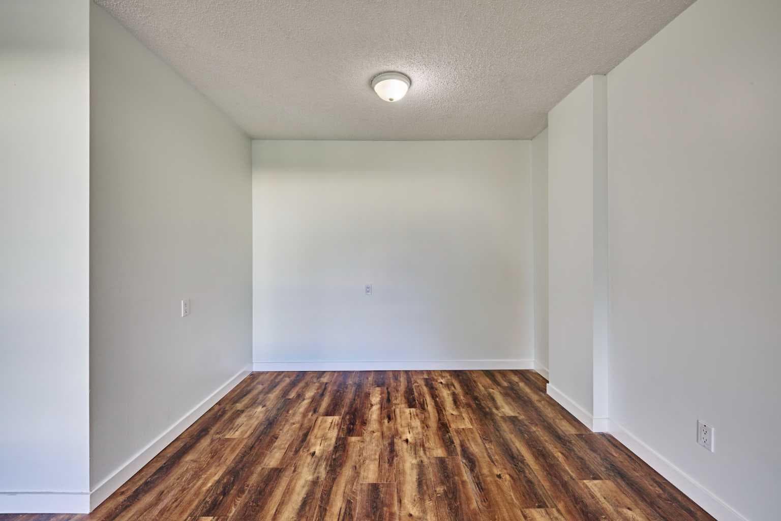 711, 4944 dalton Drive NW