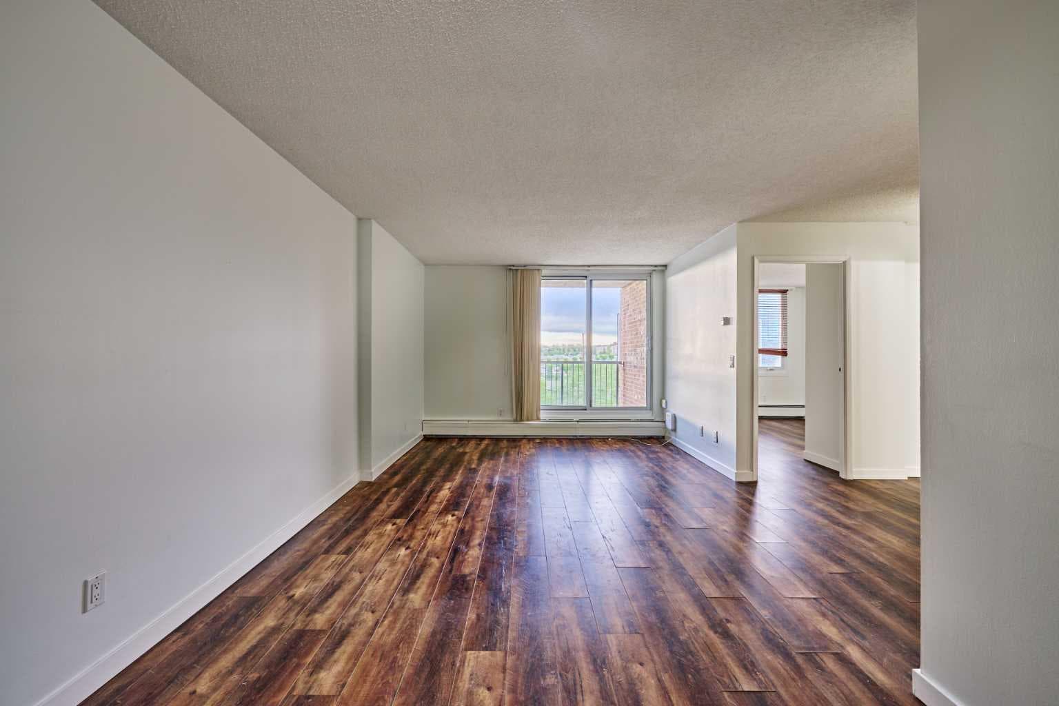 711, 4944 dalton Drive NW