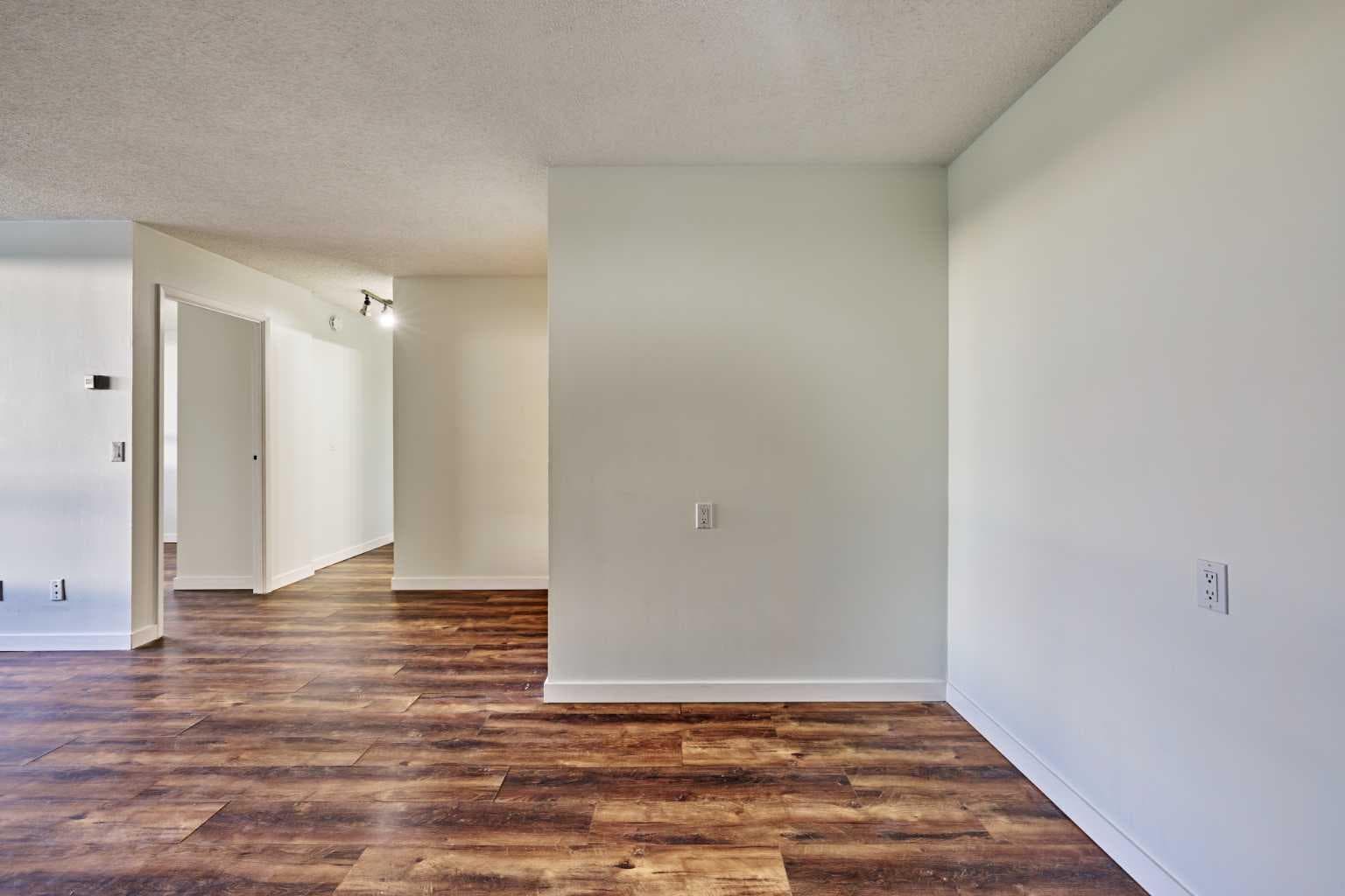 711, 4944 dalton Drive NW