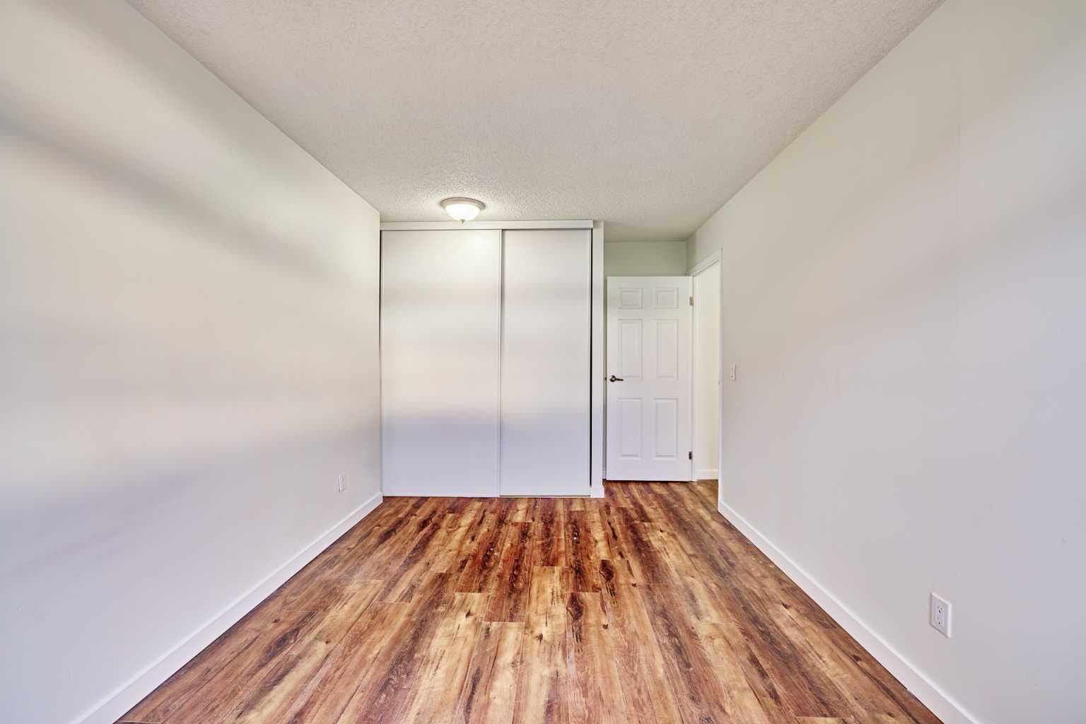 711, 4944 dalton Drive NW