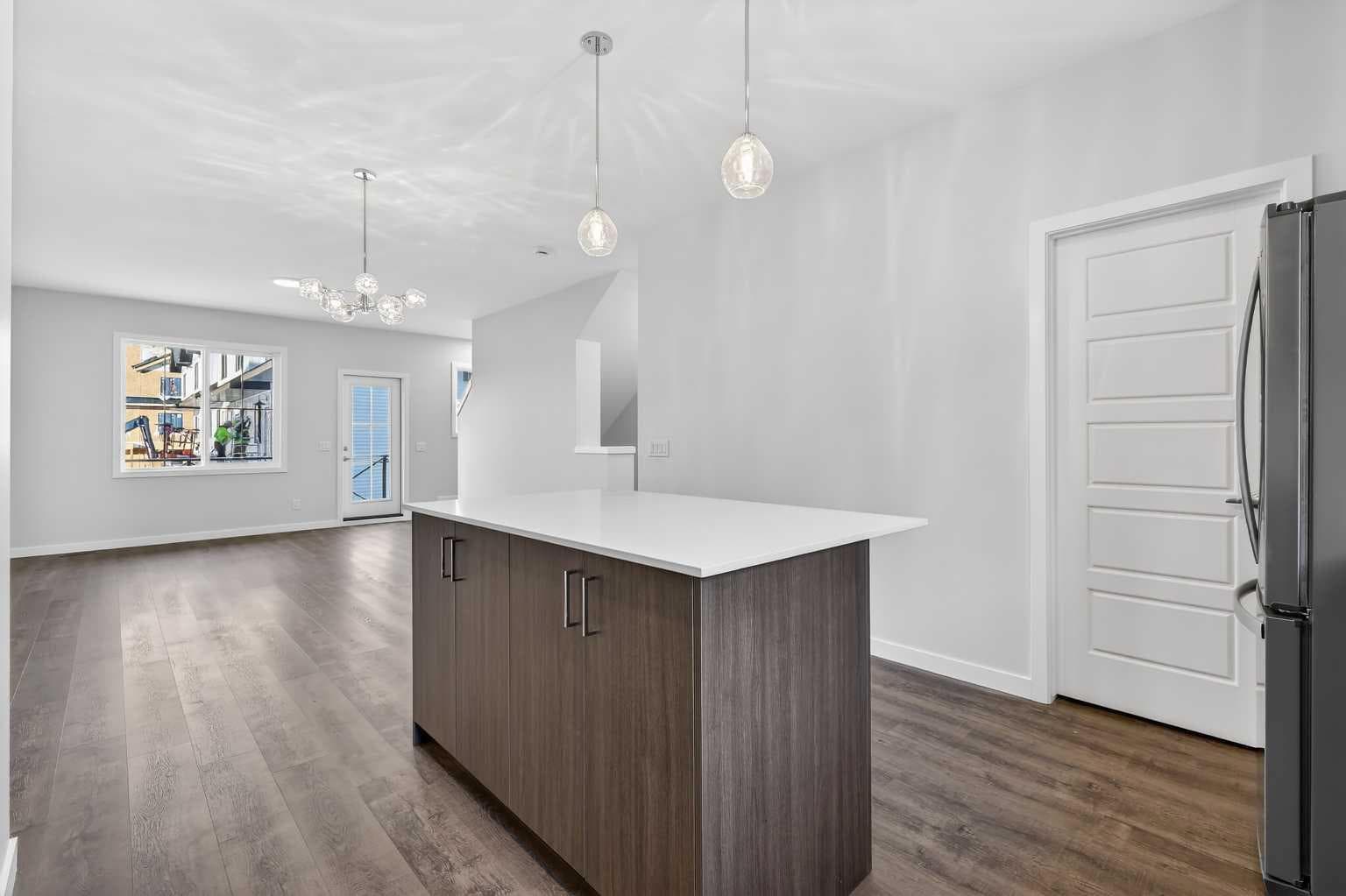 172 Hotchkiss Common SE