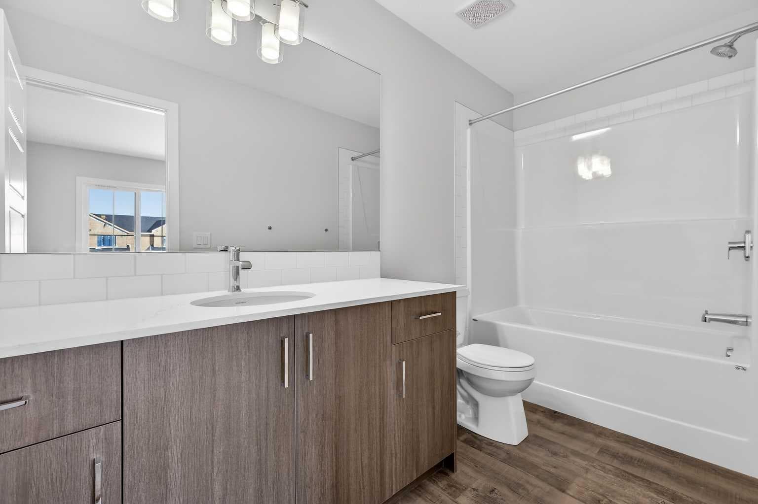 172 Hotchkiss Common SE