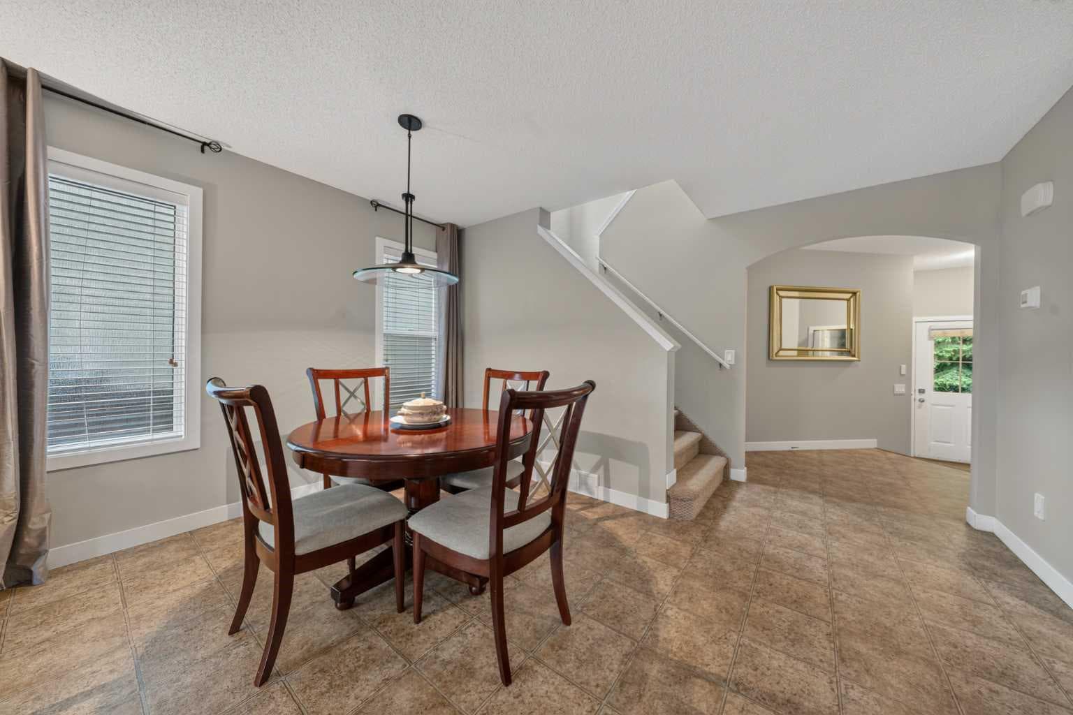 161 Everoak Gardens SW