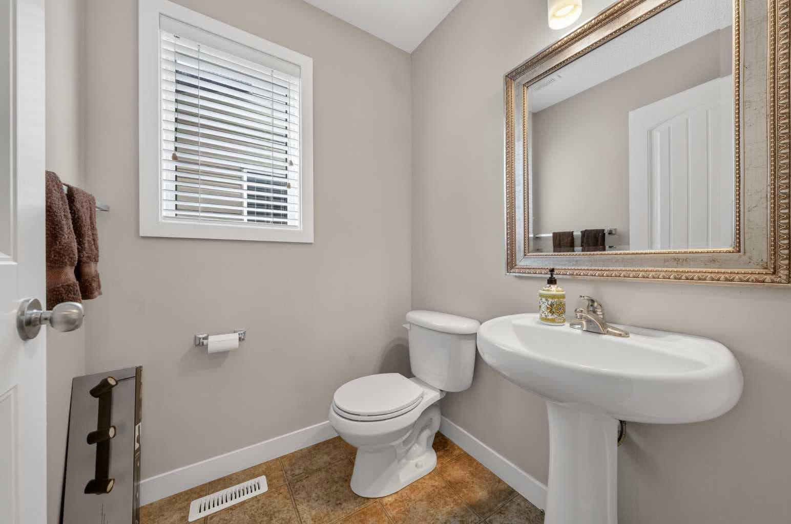 161 Everoak Gardens SW
