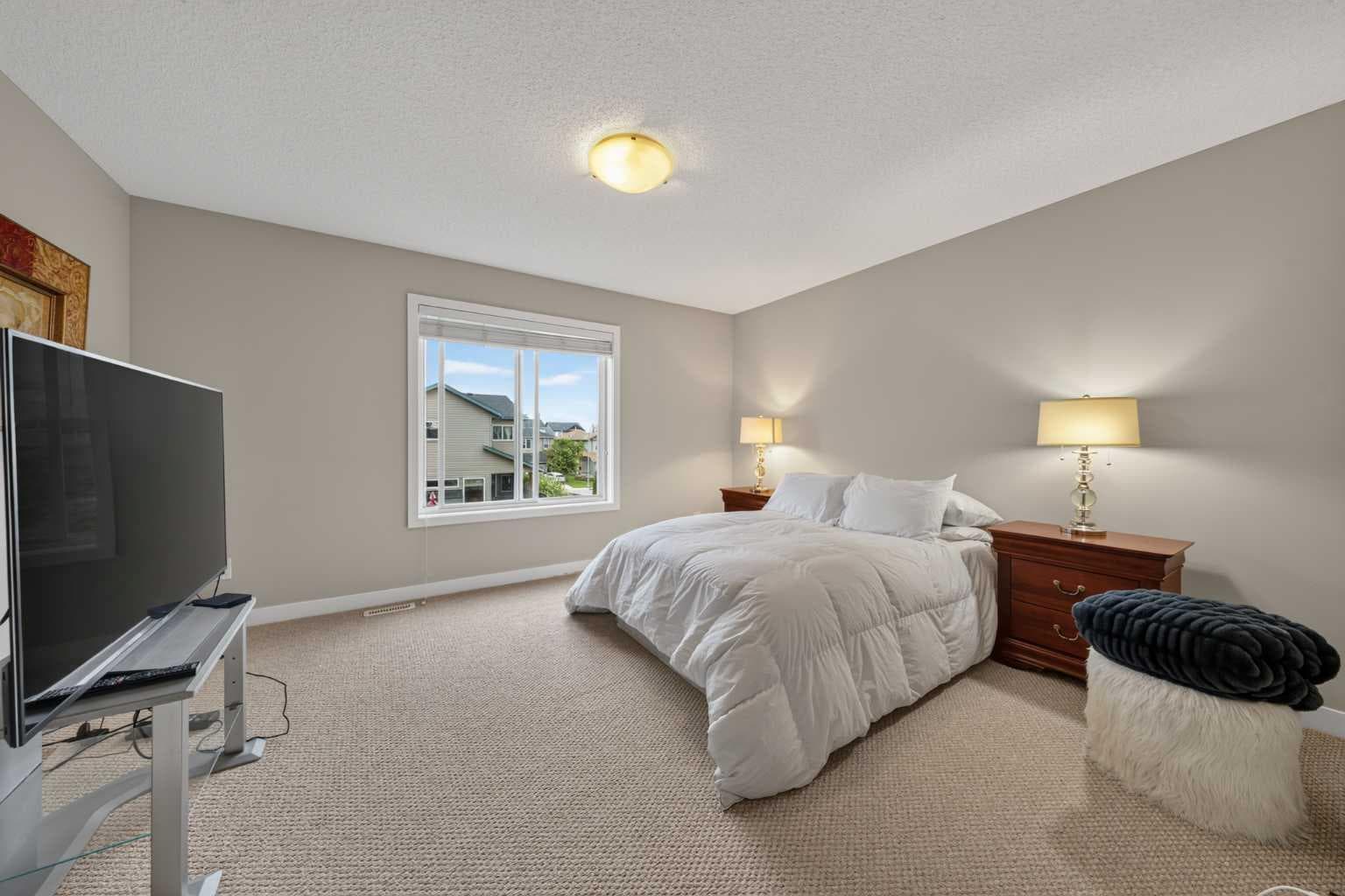 161 Everoak Gardens SW