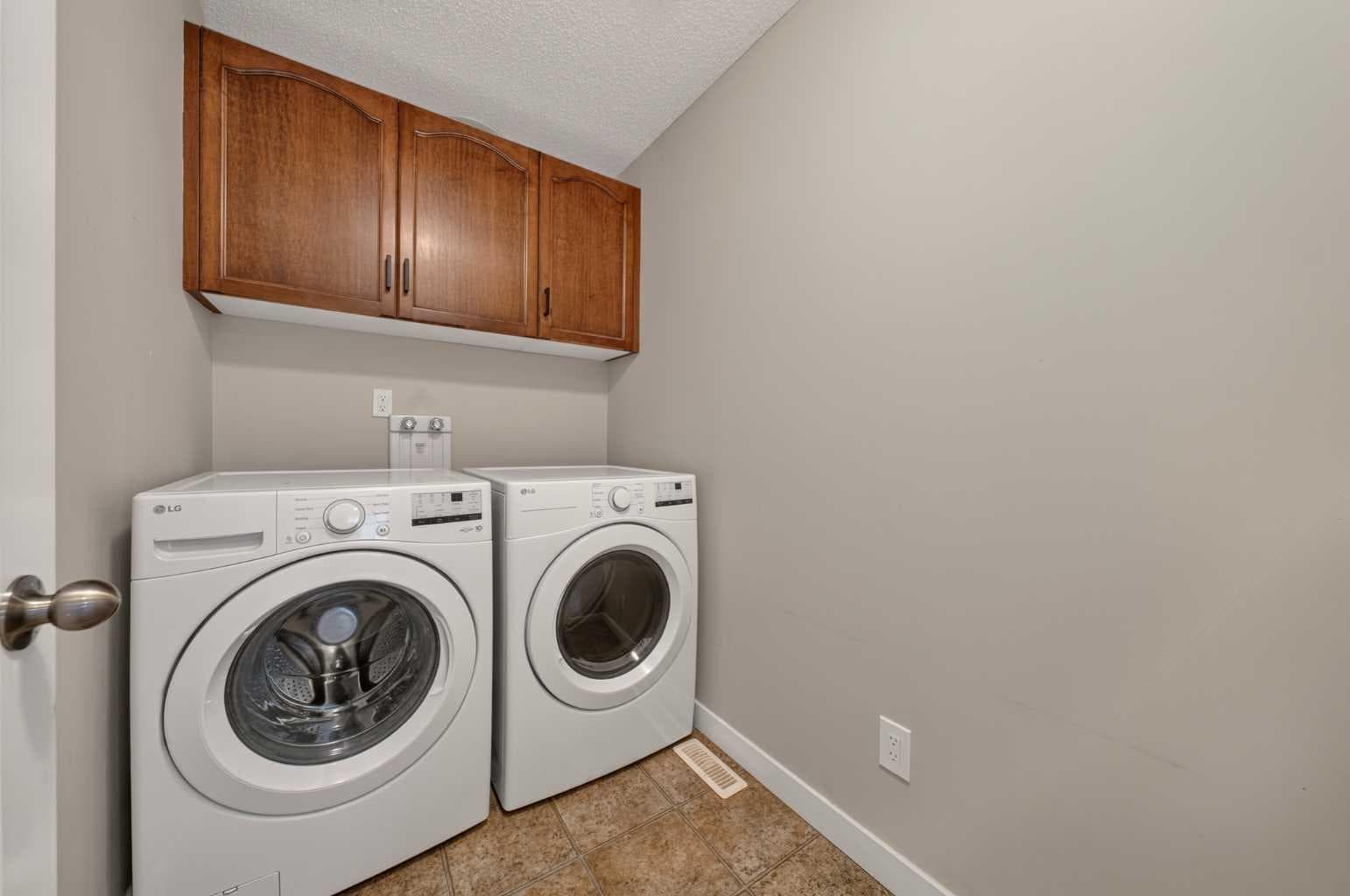 161 Everoak Gardens SW