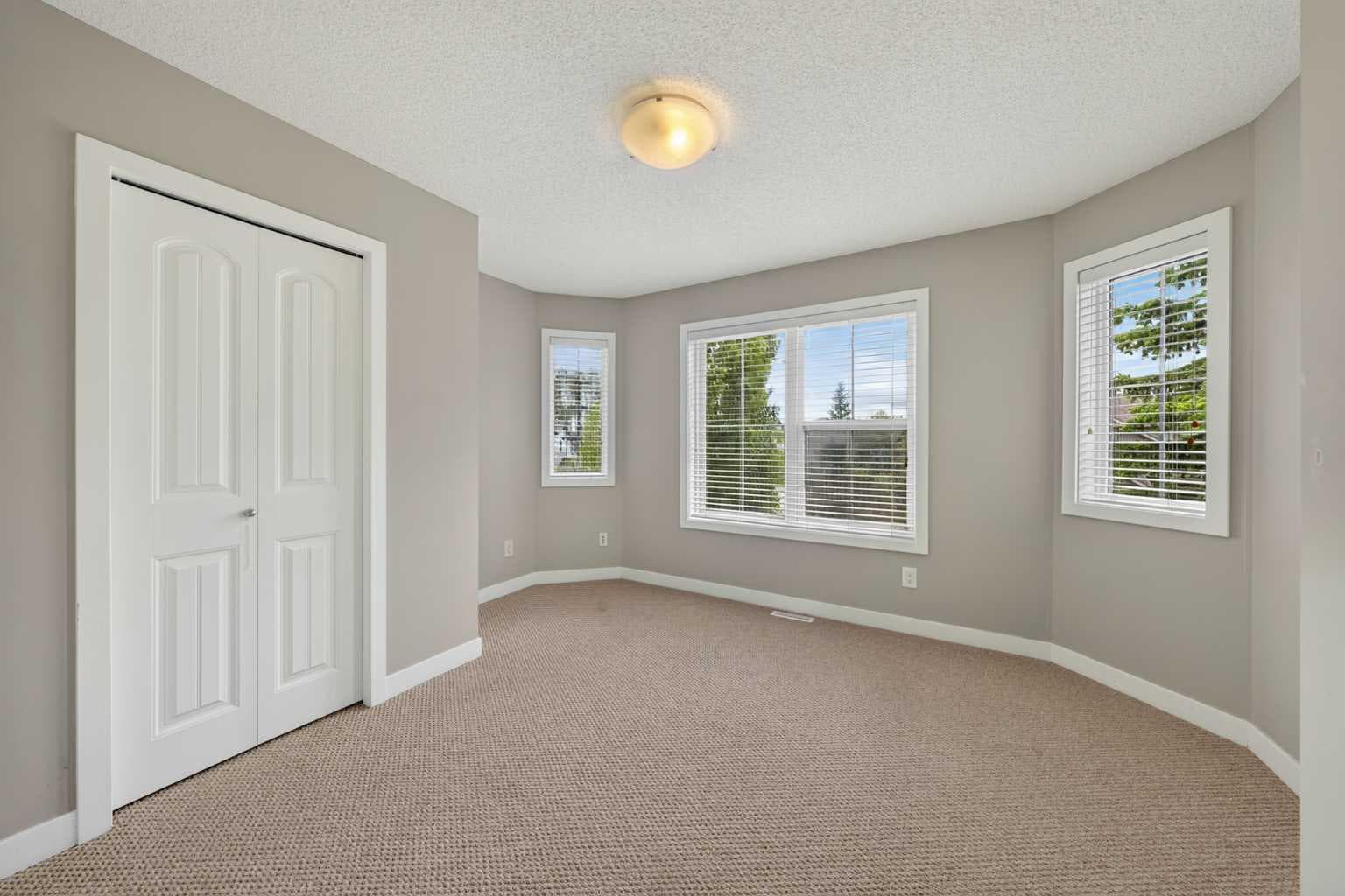 161 Everoak Gardens SW