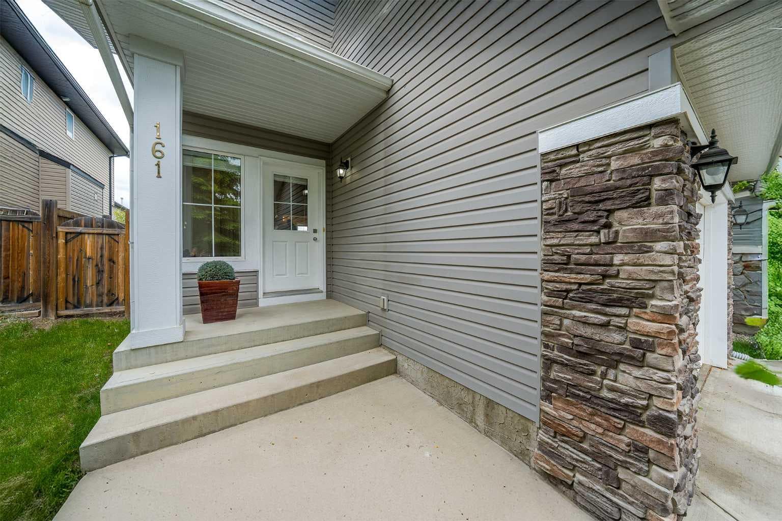 161 Everoak Gardens SW
