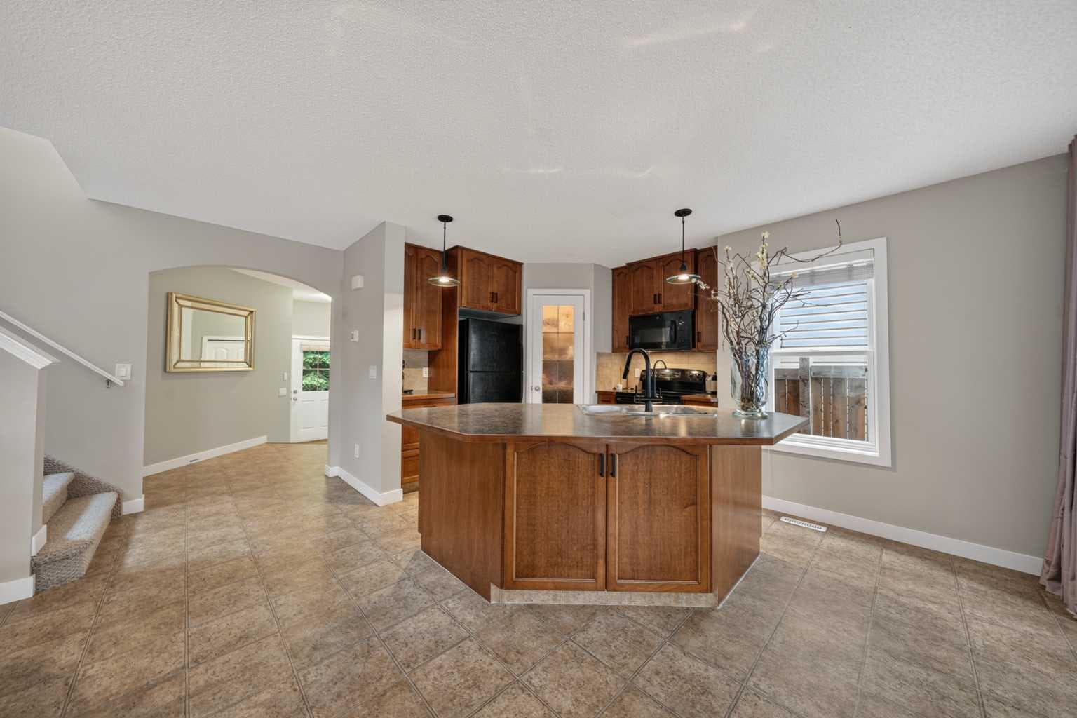161 Everoak Gardens SW