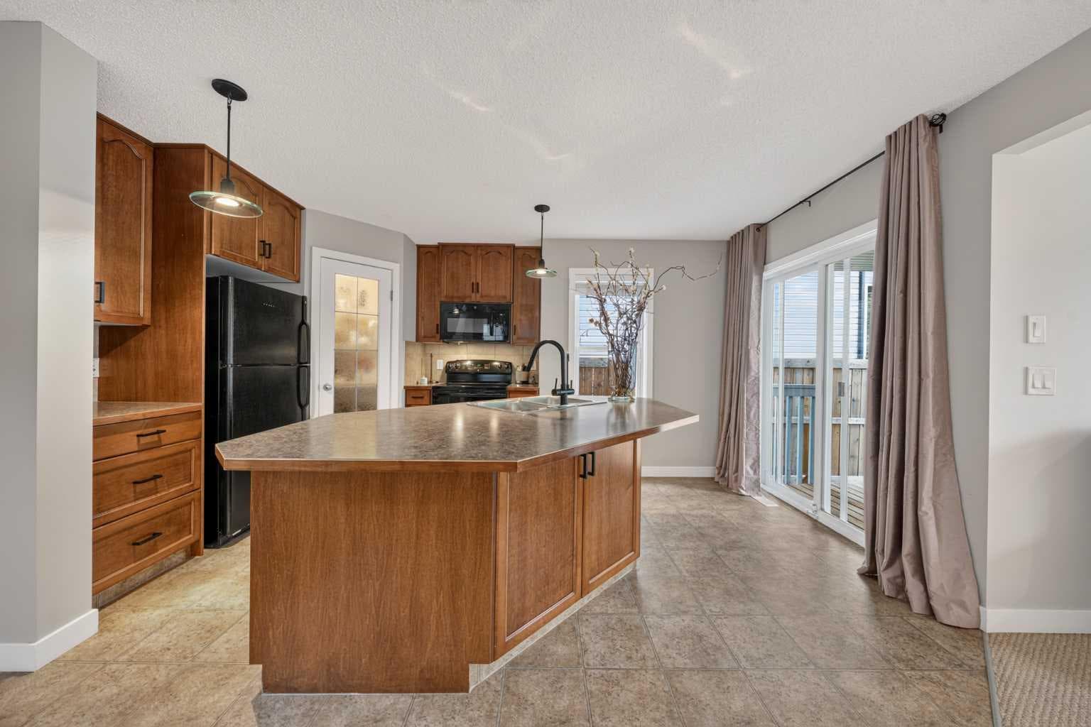 161 Everoak Gardens SW