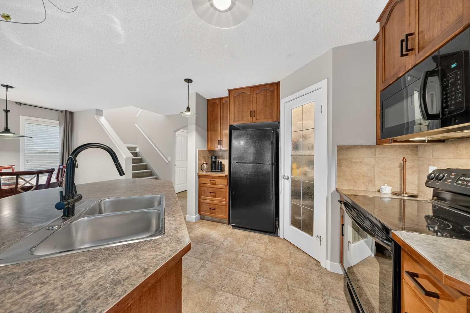 161 Everoak Gardens SW