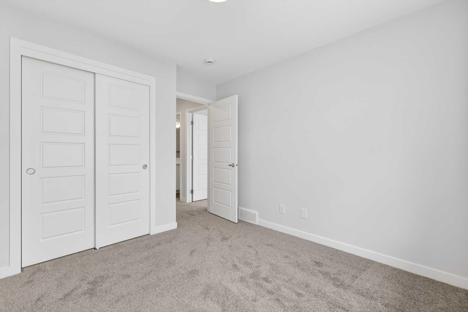 6 Hotchkiss Parade SE