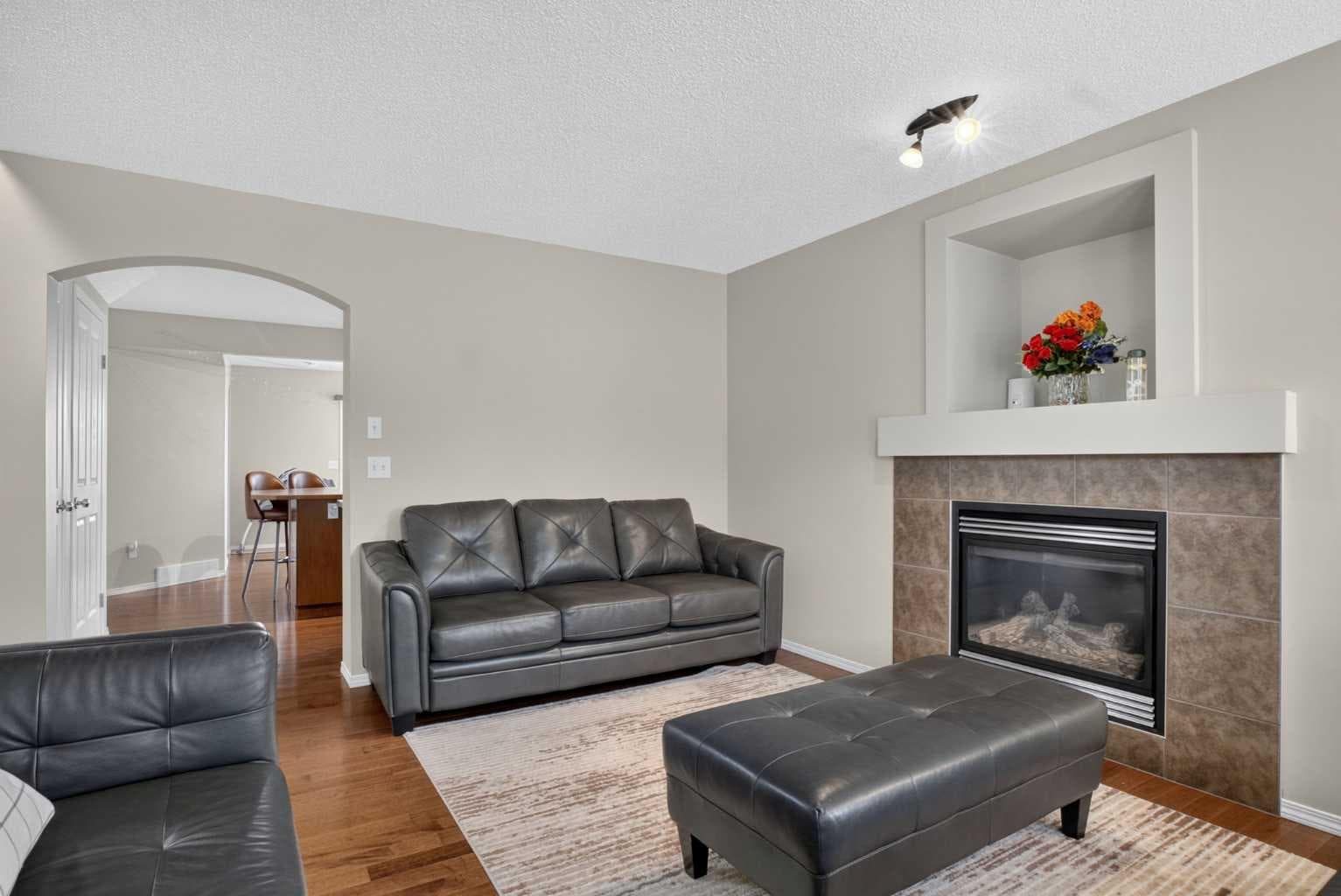 116 Panora Close NW