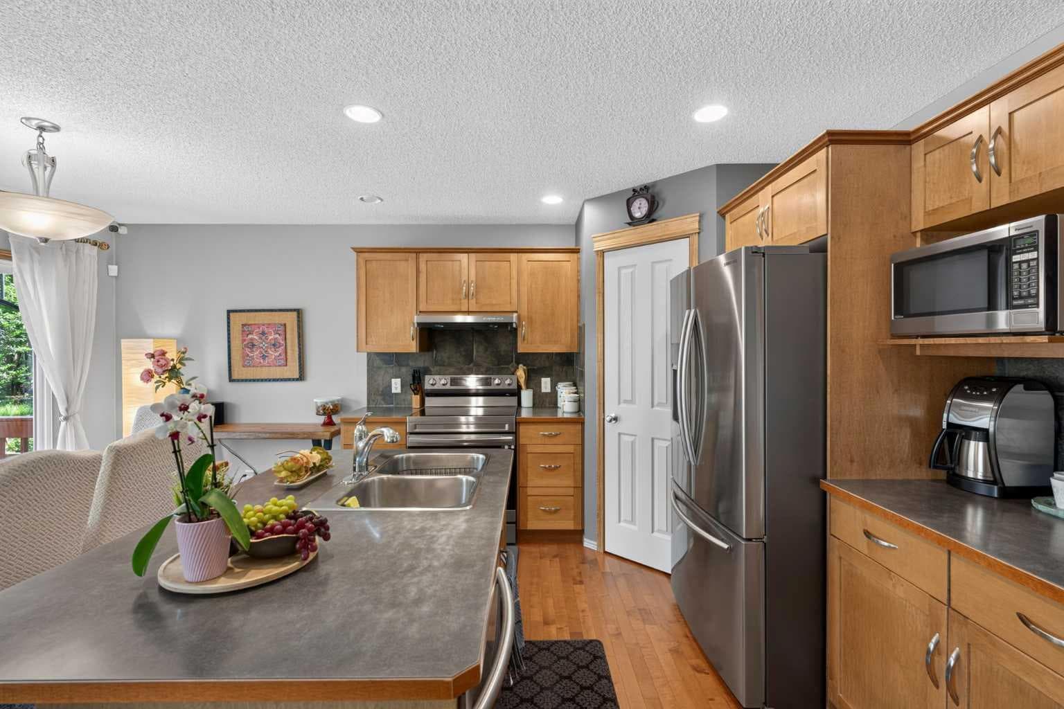 60 Tuscany Ridge Crescent NW