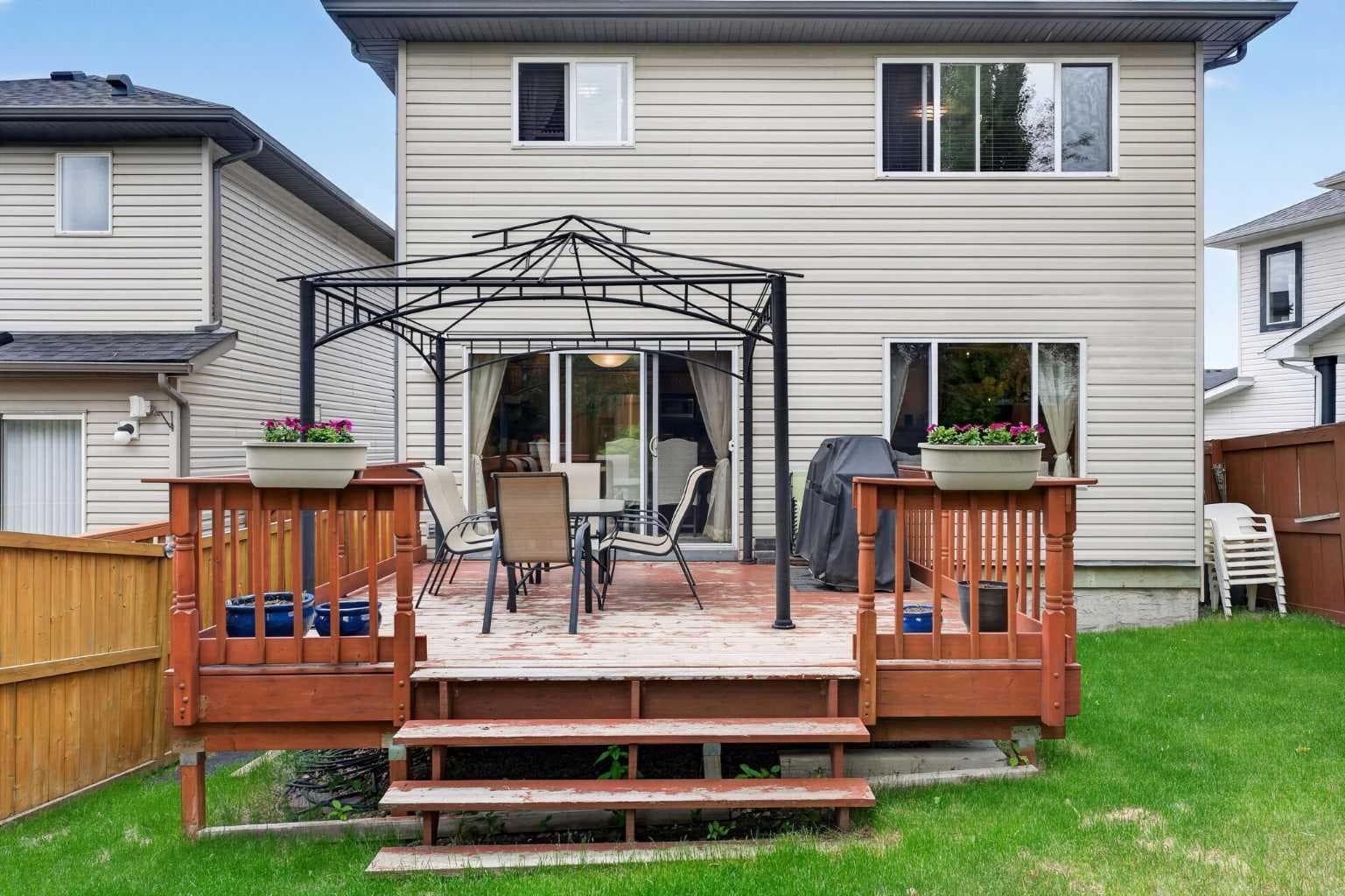 60 Tuscany Ridge Crescent NW