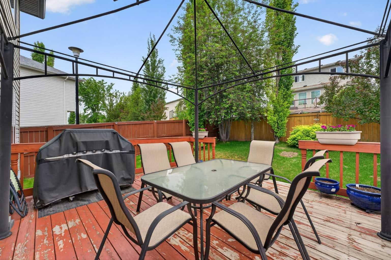 60 Tuscany Ridge Crescent NW