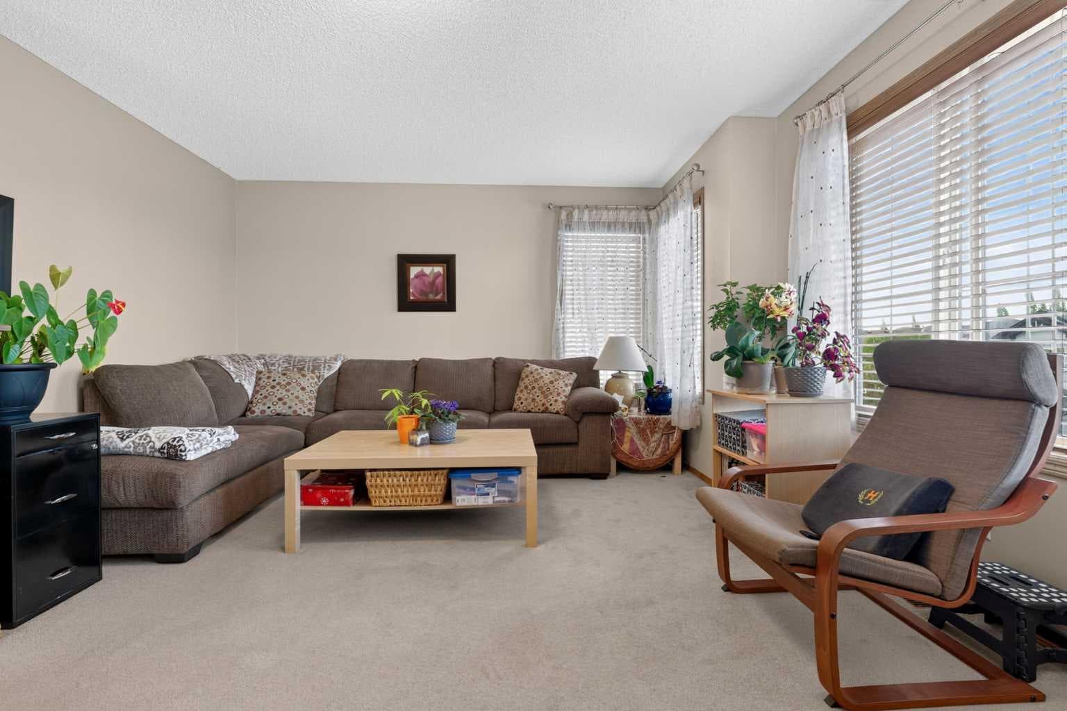 60 Tuscany Ridge Crescent NW