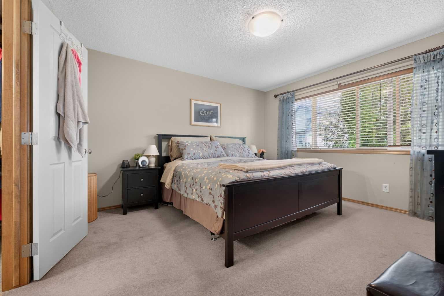 60 Tuscany Ridge Crescent NW