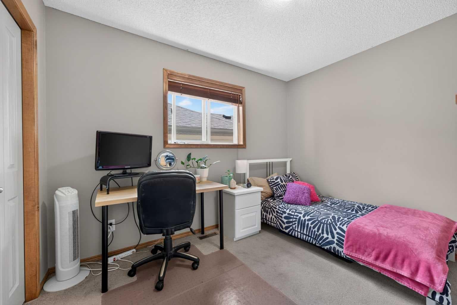 60 Tuscany Ridge Crescent NW