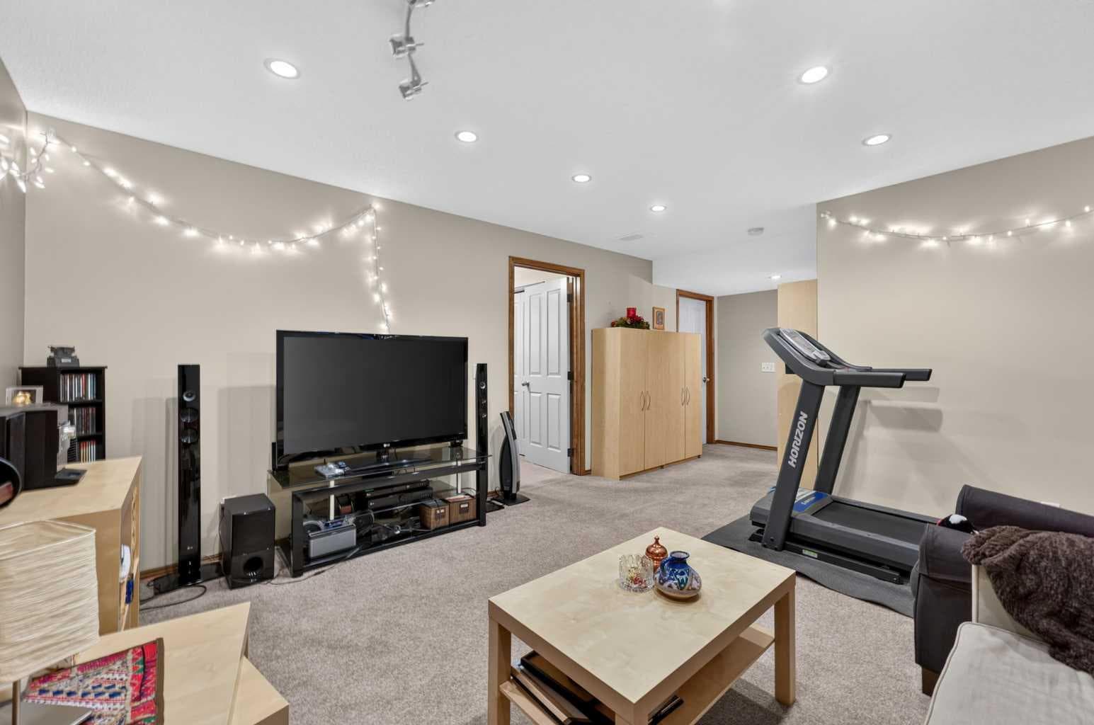 60 Tuscany Ridge Crescent NW