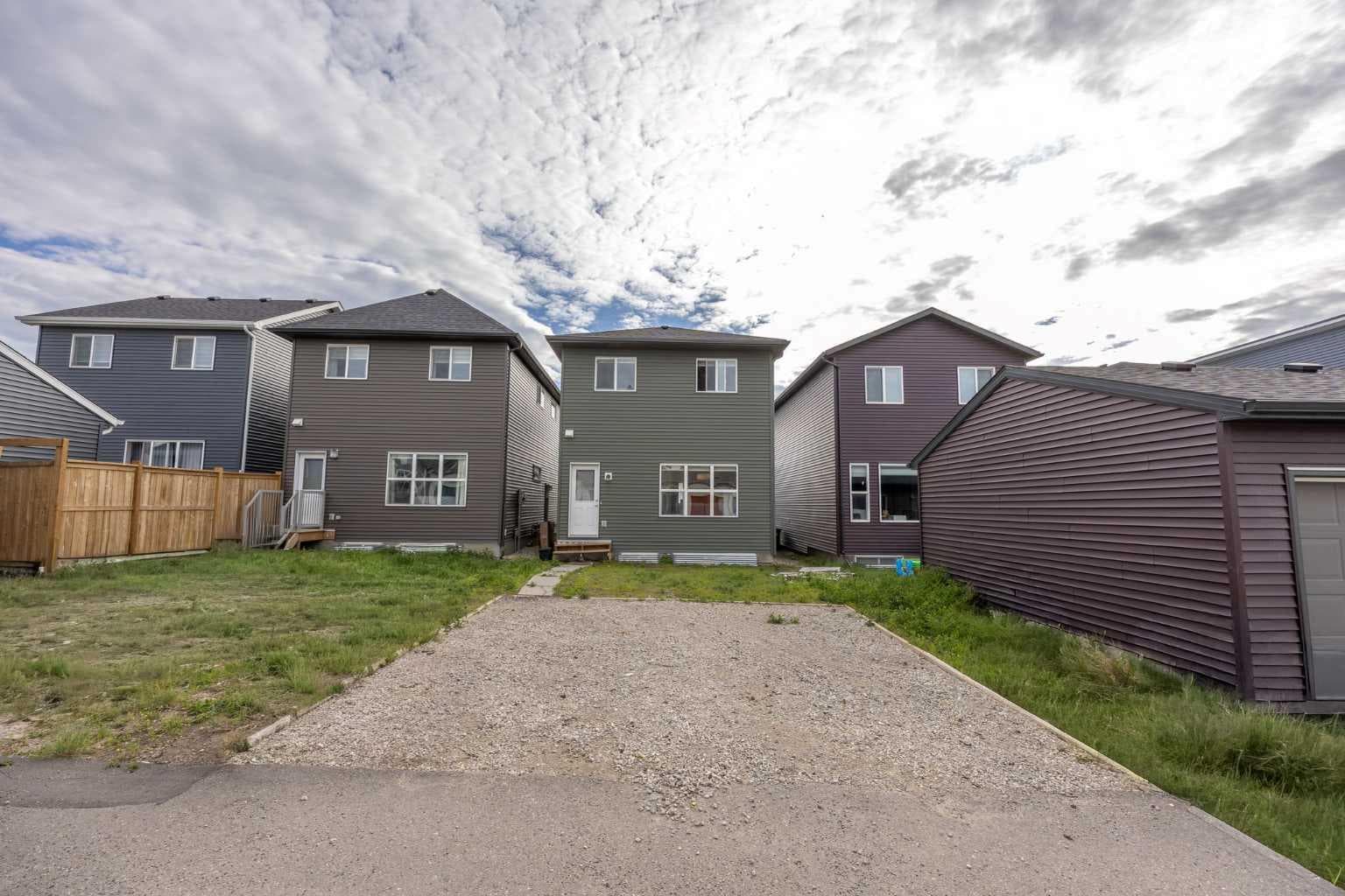 288 Lucas Boulevard NW