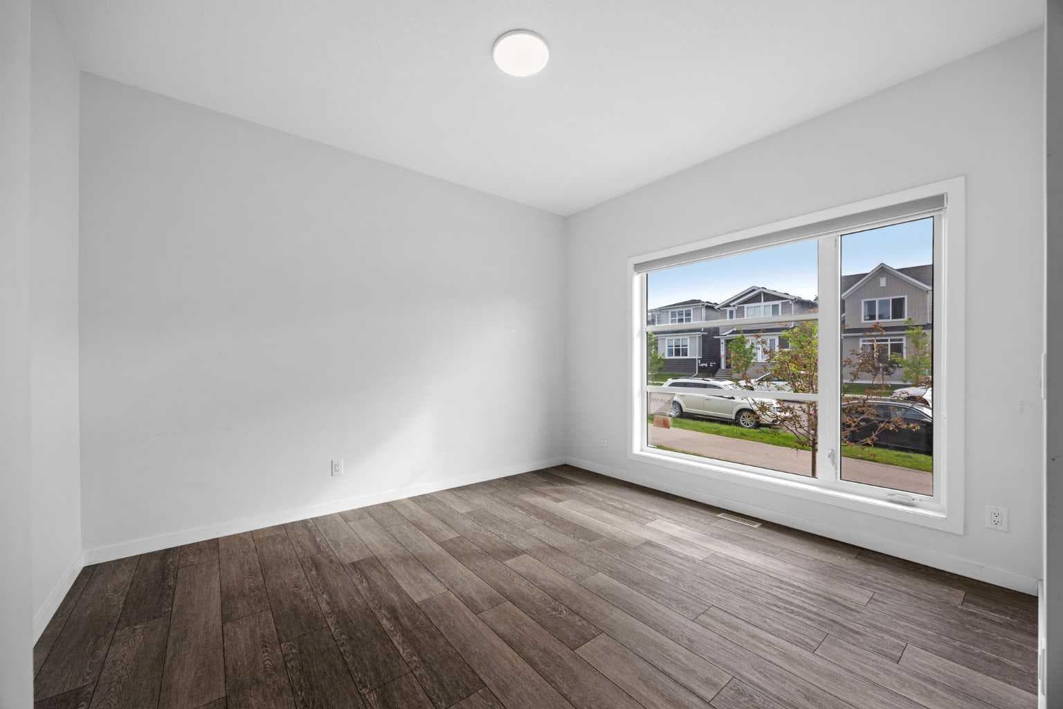 288 Lucas Boulevard NW