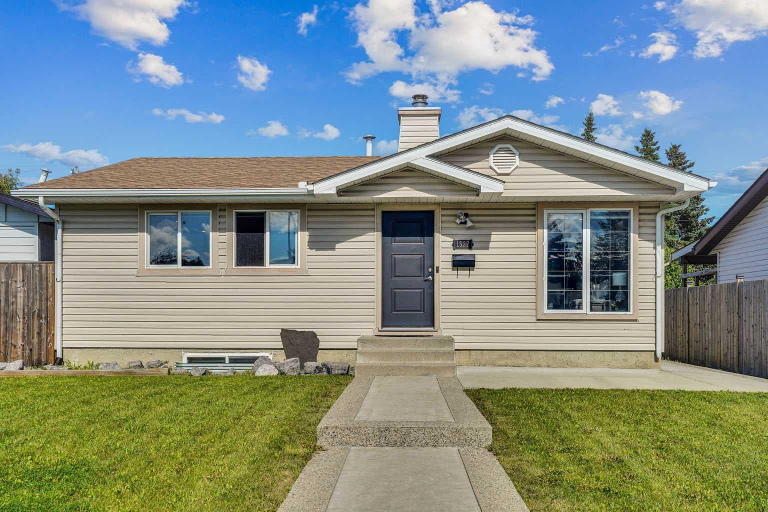 1527 Maitland Drive NE