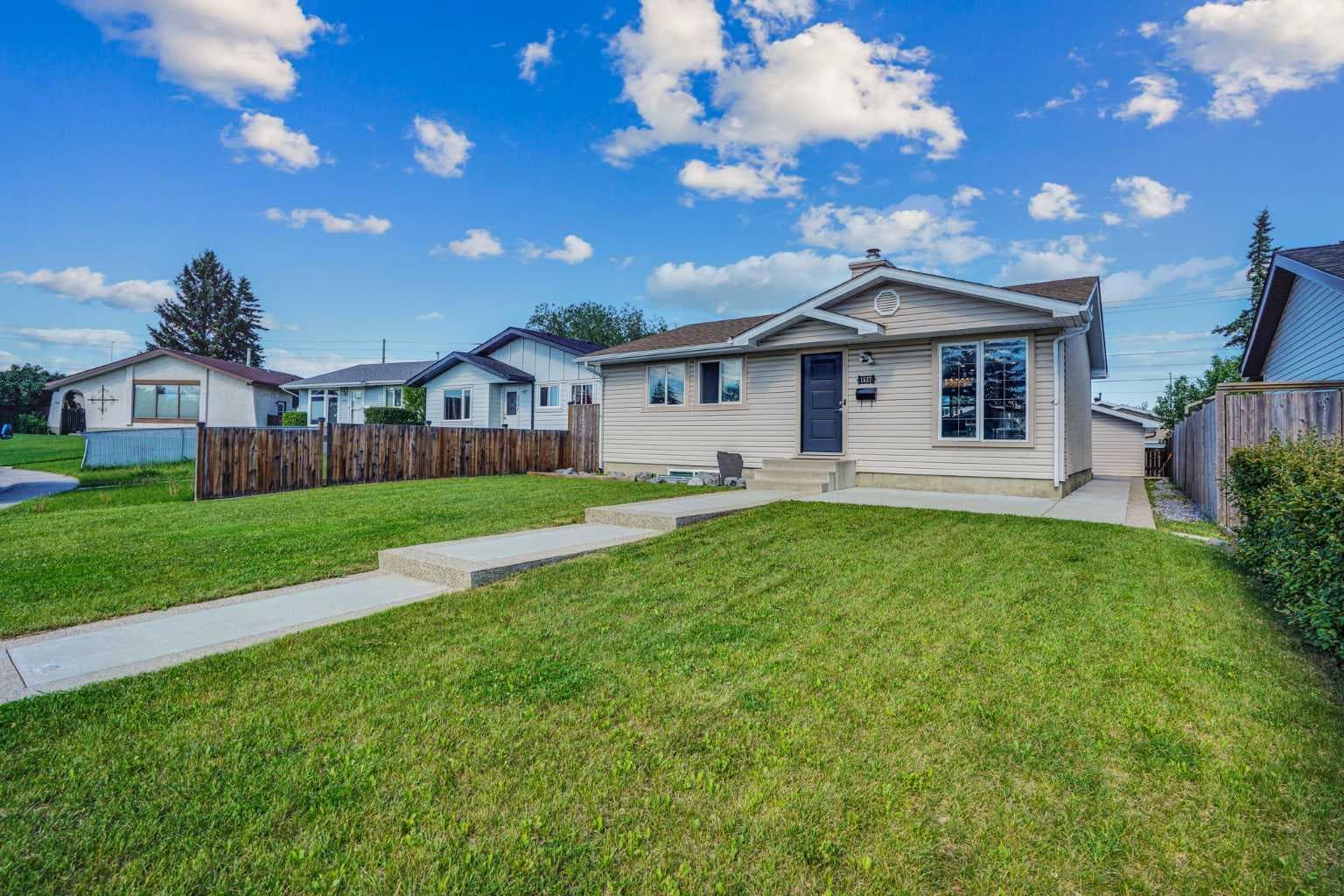 1527 Maitland Drive NE