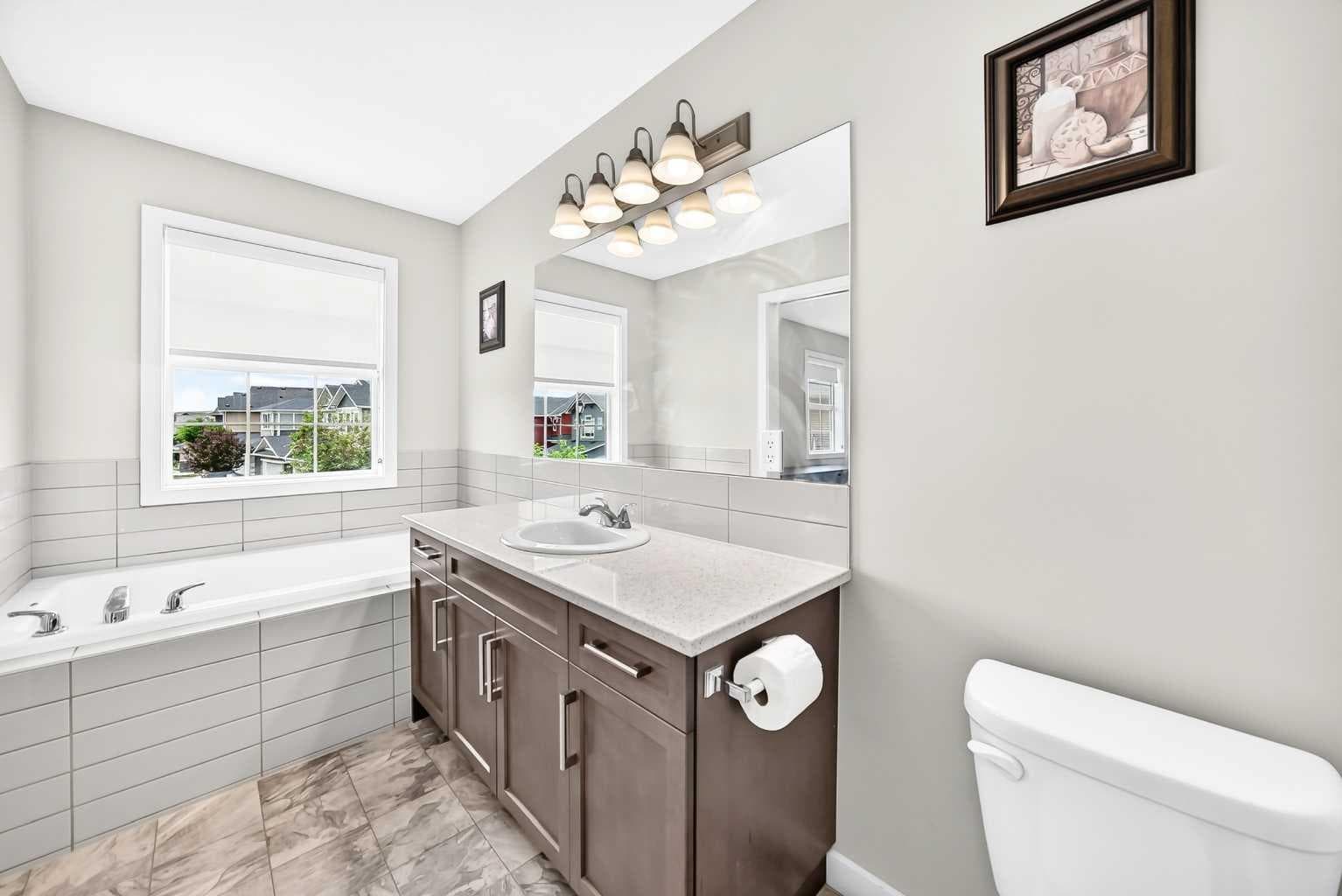 125 Bayside Loop SW