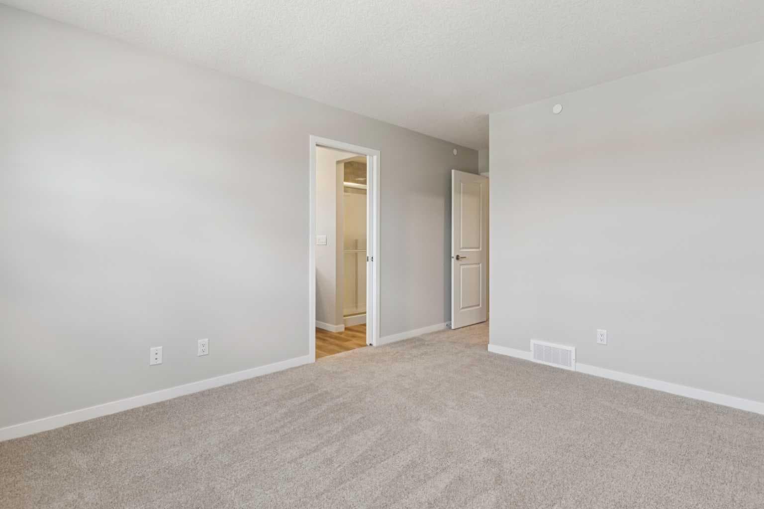 374 Hotchkiss Manor SE
