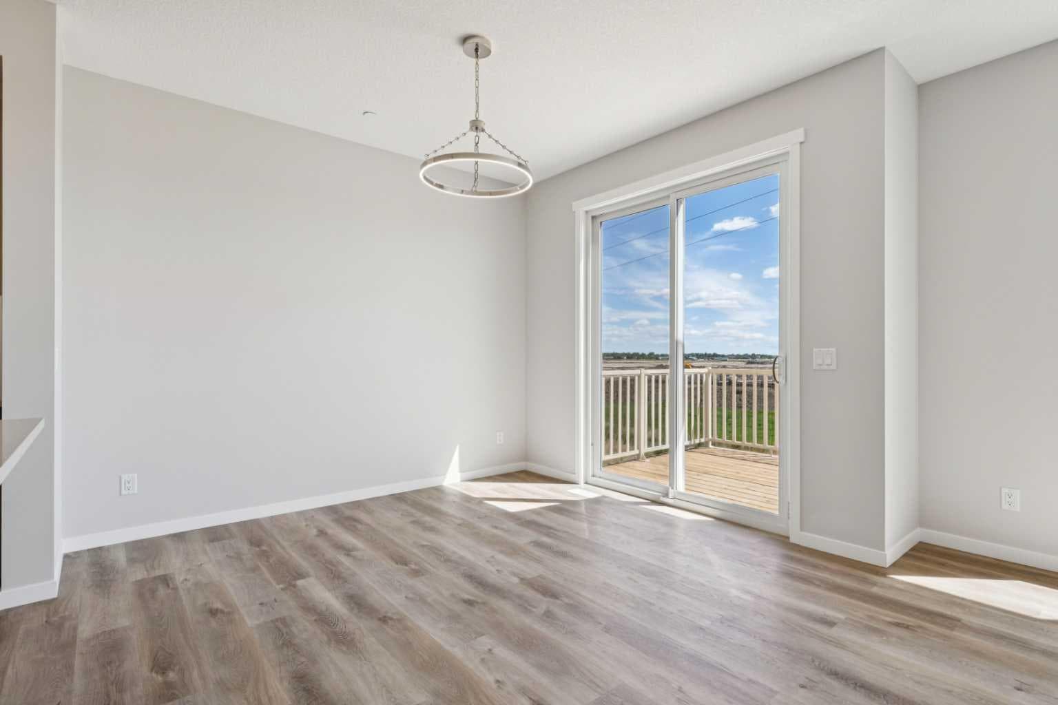 374 Hotchkiss Manor SE
