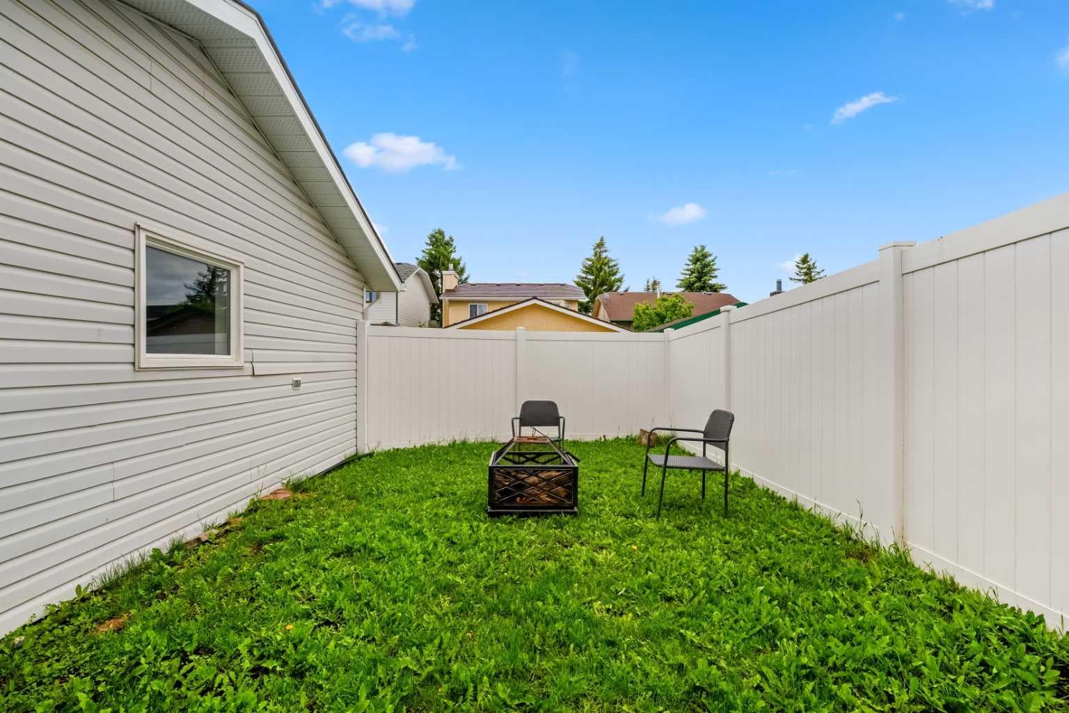 1667 Meadowbrook Drive SE