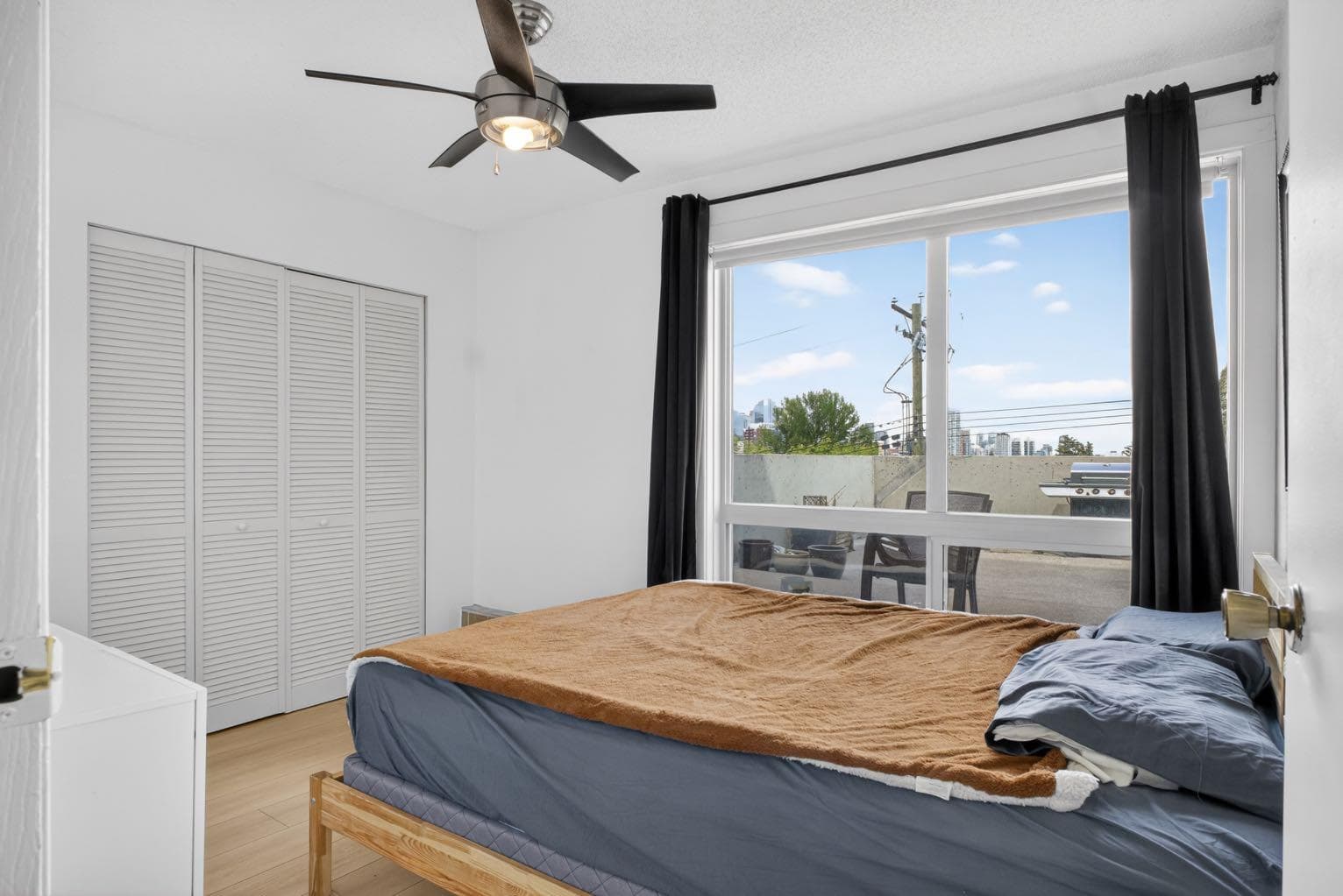 208, 2130 17 Street SW