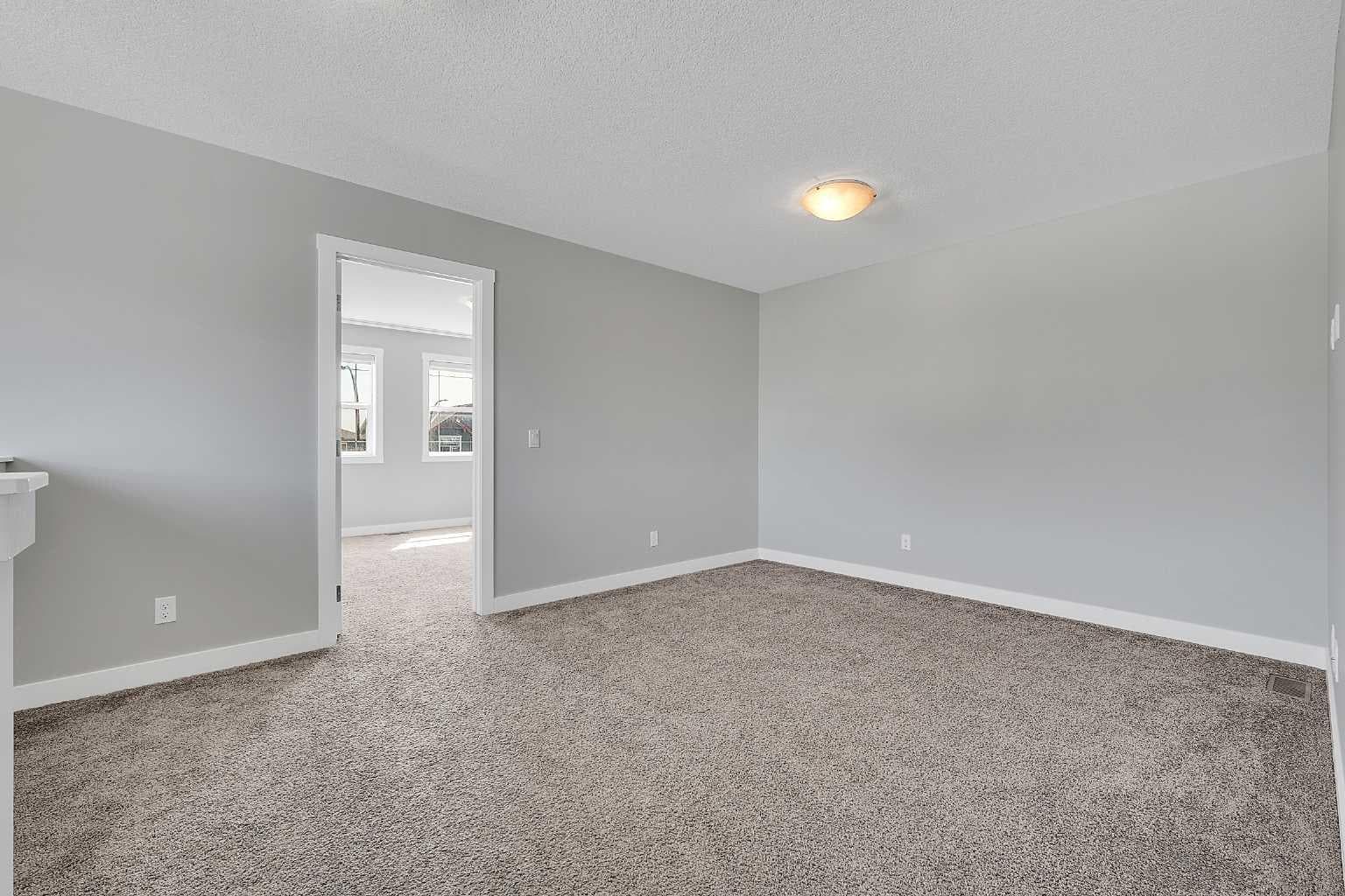 125 Edith Gate NW