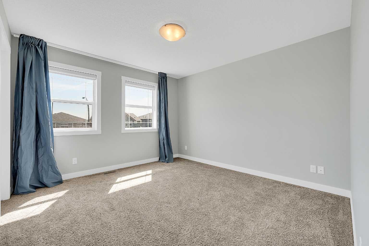 125 Edith Gate NW