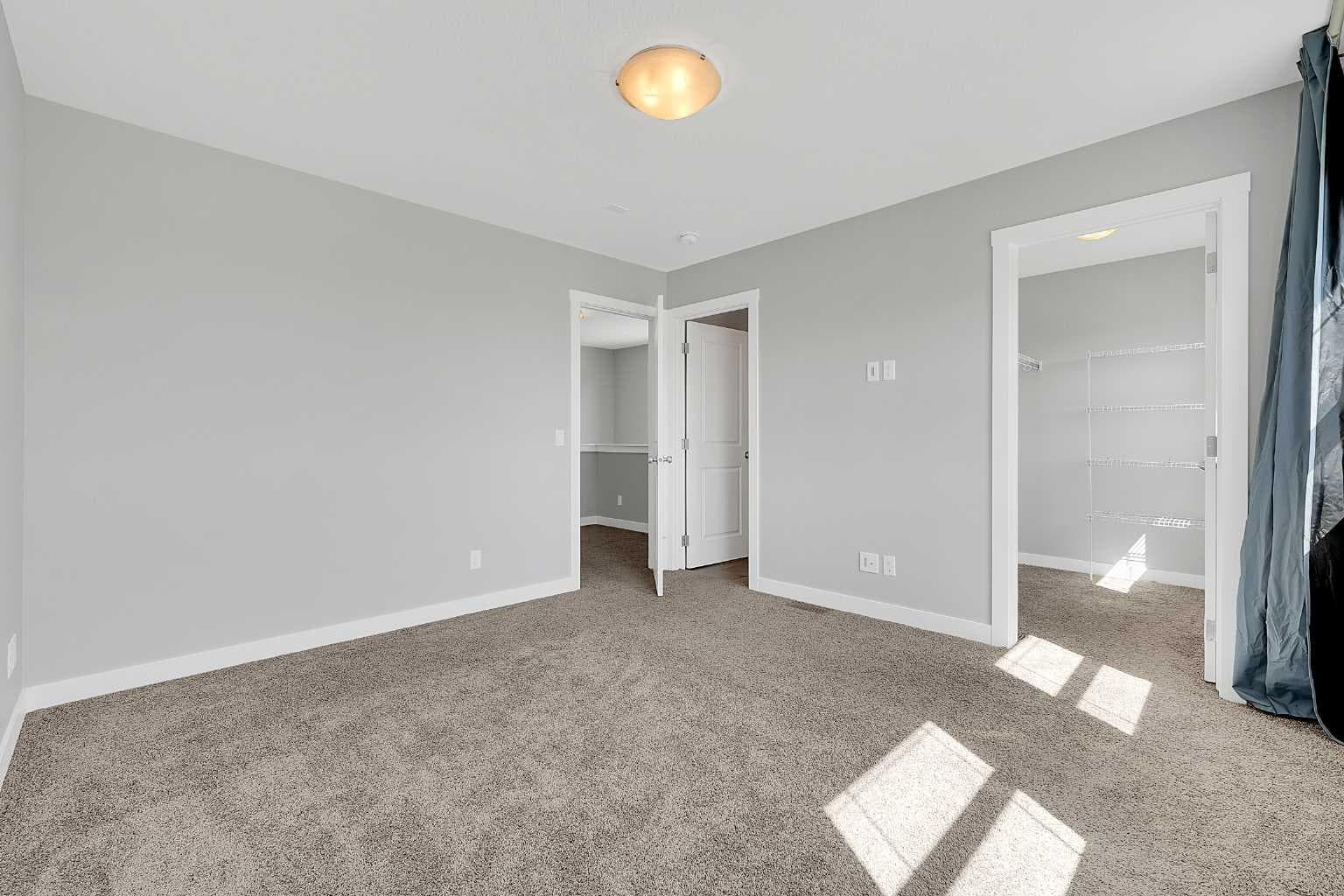 125 Edith Gate NW