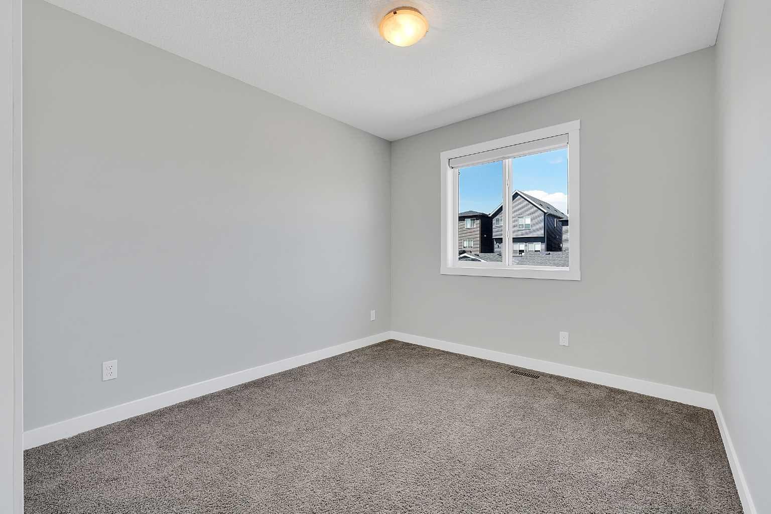 125 Edith Gate NW