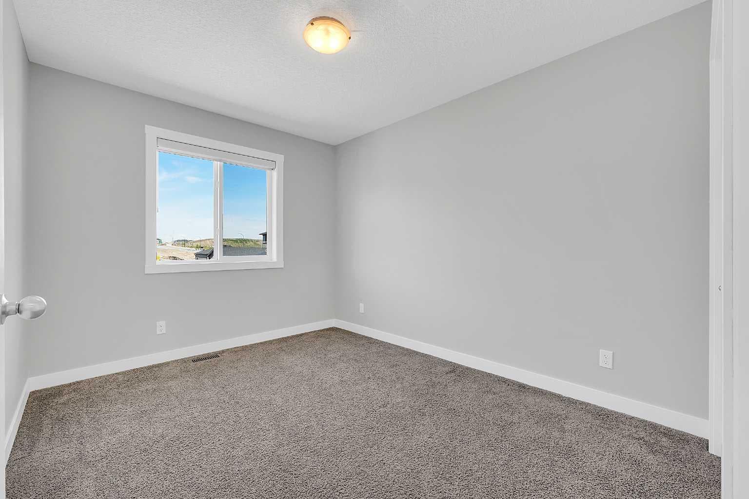125 Edith Gate NW