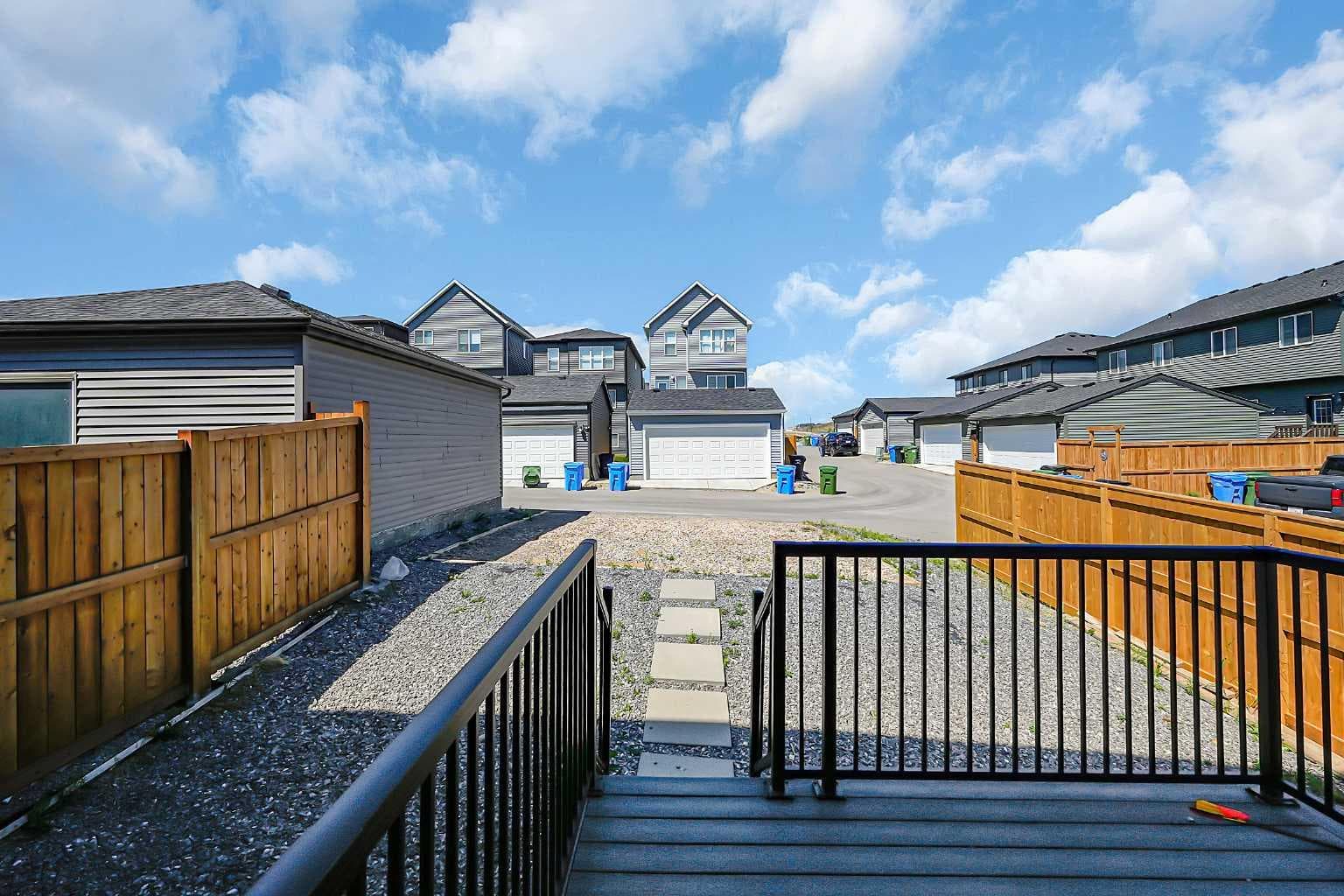 125 Edith Gate NW