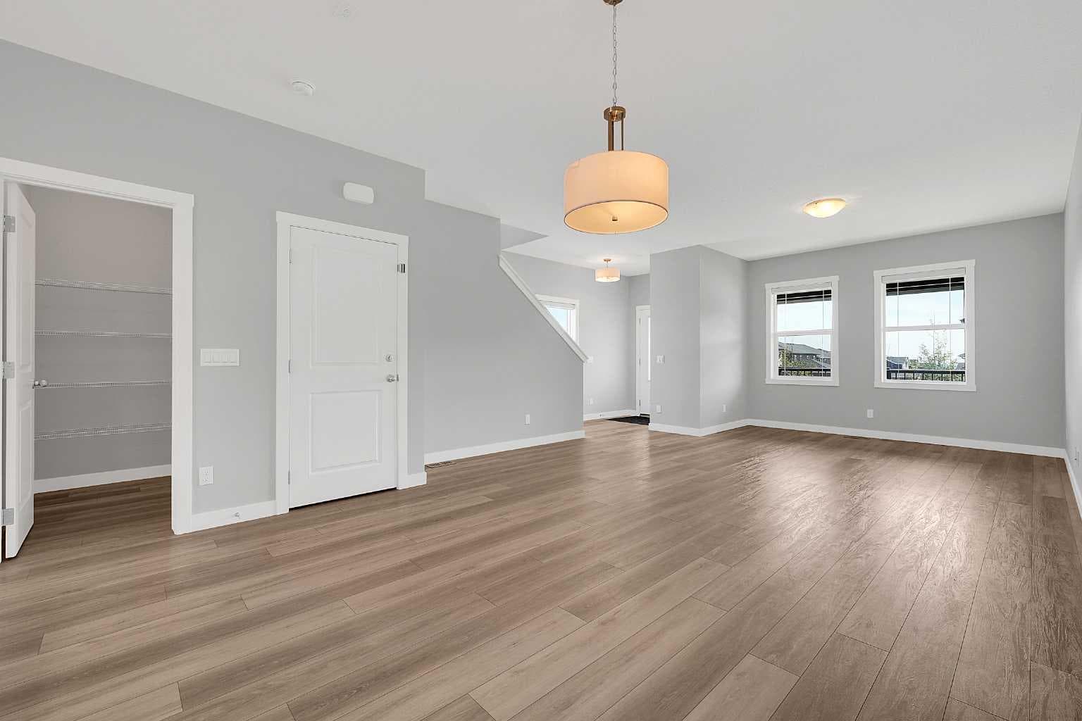 125 Edith Gate NW