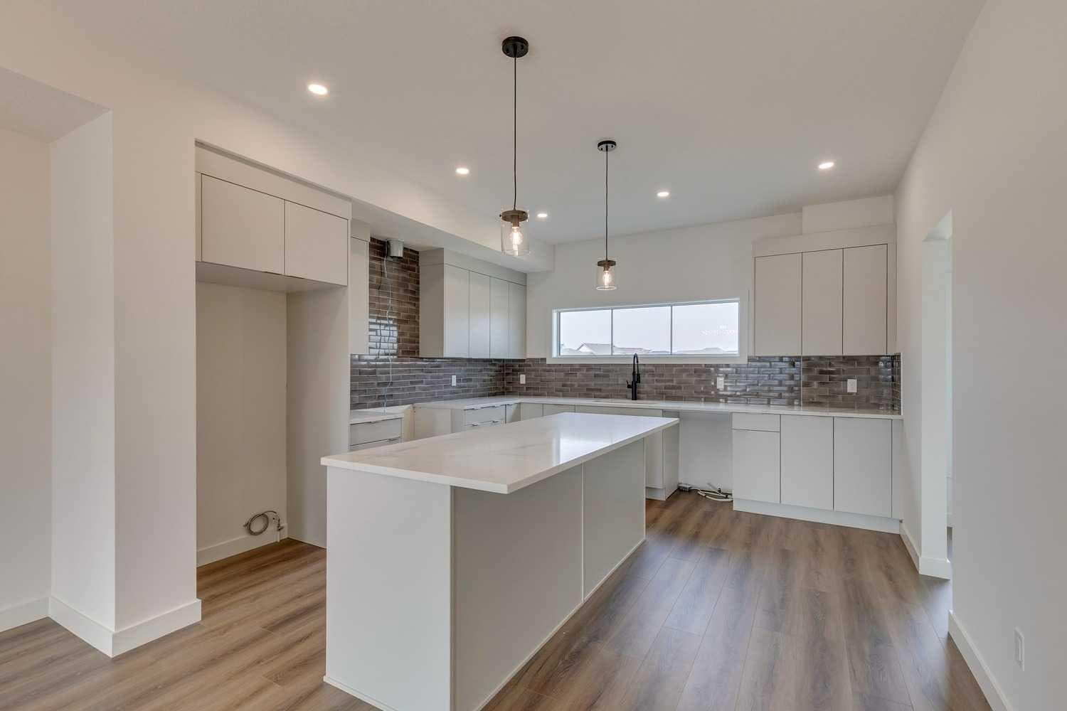 802, 195 Belvedere Drive SE